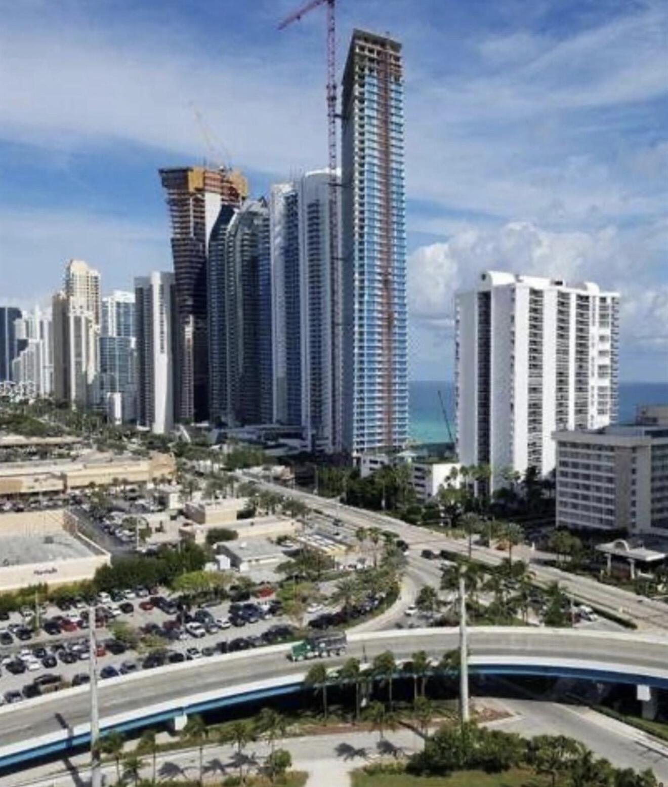 Foto de propiedad en 250 SUNNY ISLES Boulevard 3-601, Sunny Isles Beach, FL 33160 Sunny Isles Beach con MLS# 