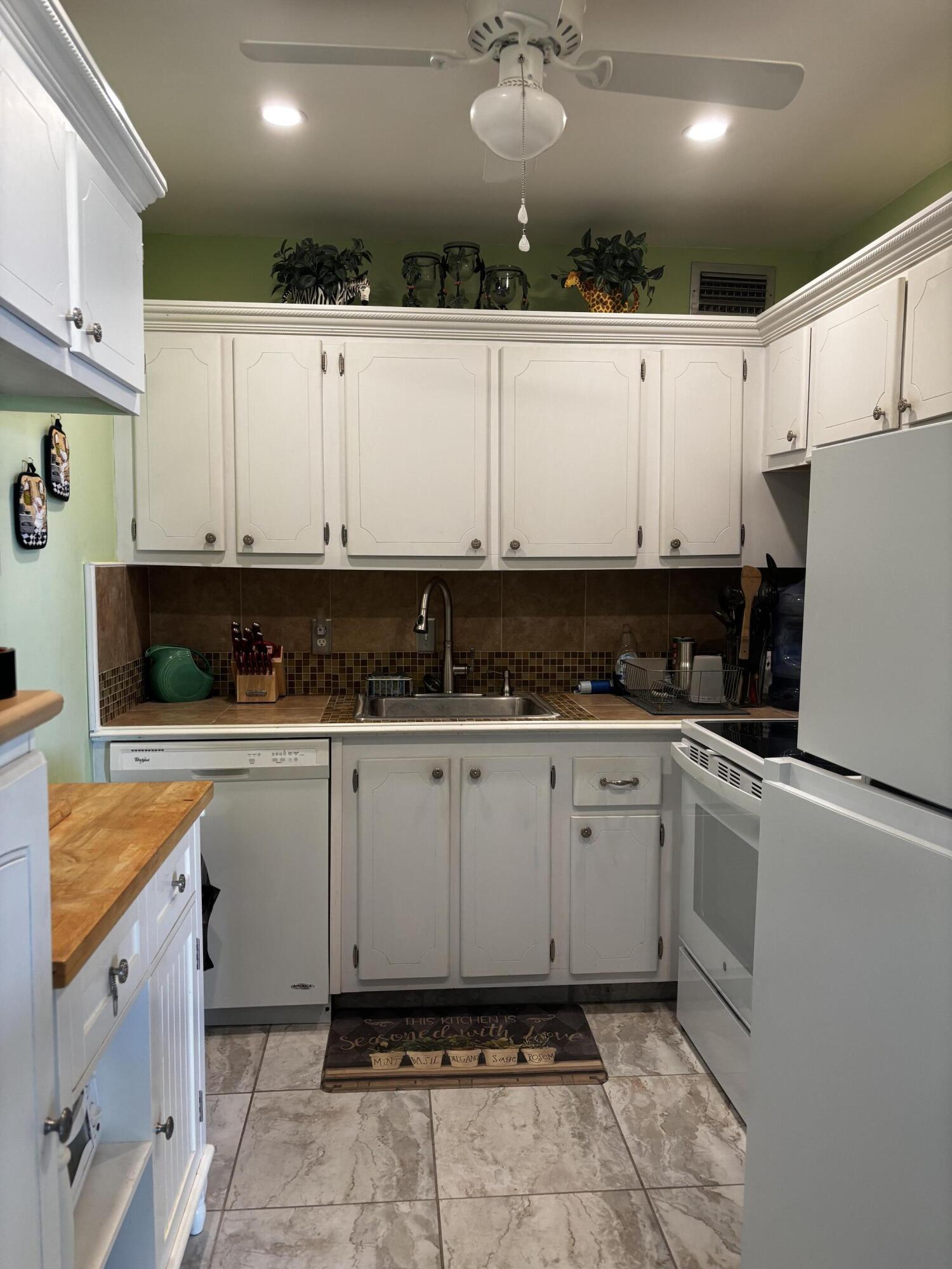Foto de propiedad en 310 CHATHAM O 310, West Palm Beach, FL 33417 West Palm Beach con MLS# 
