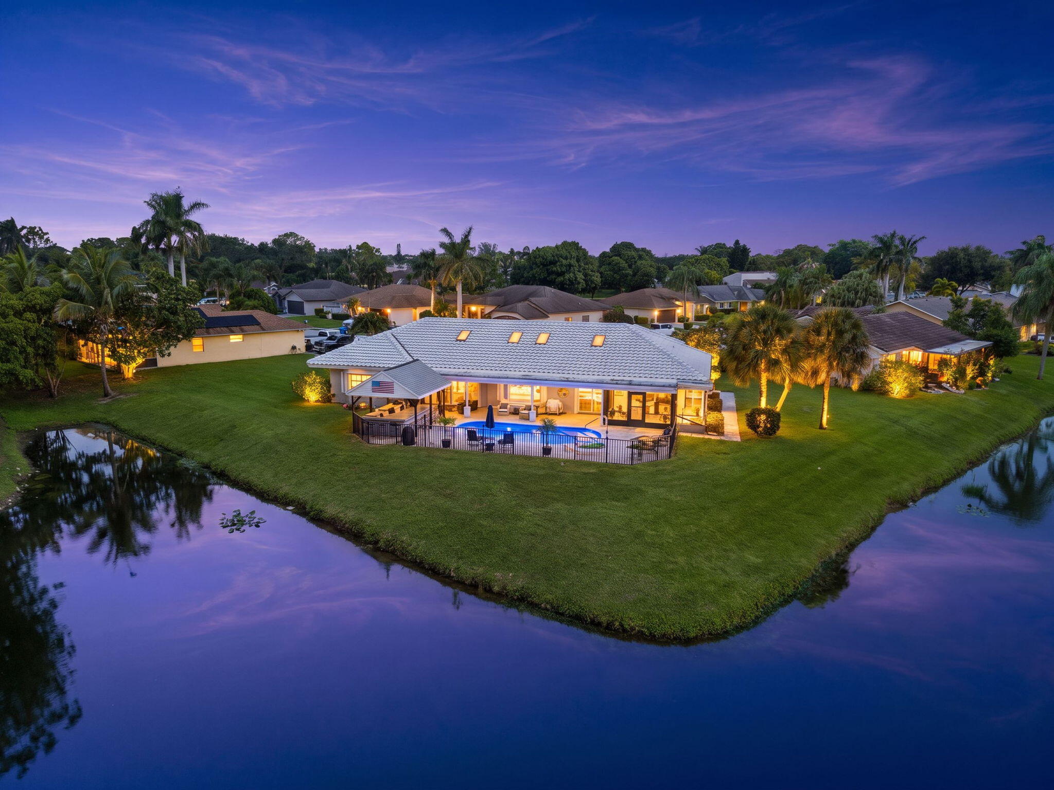 Foto de propiedad en 118 ELYSIUM Drive, Royal Palm Beach, FL 33411 Royal Palm Beach con MLS# 