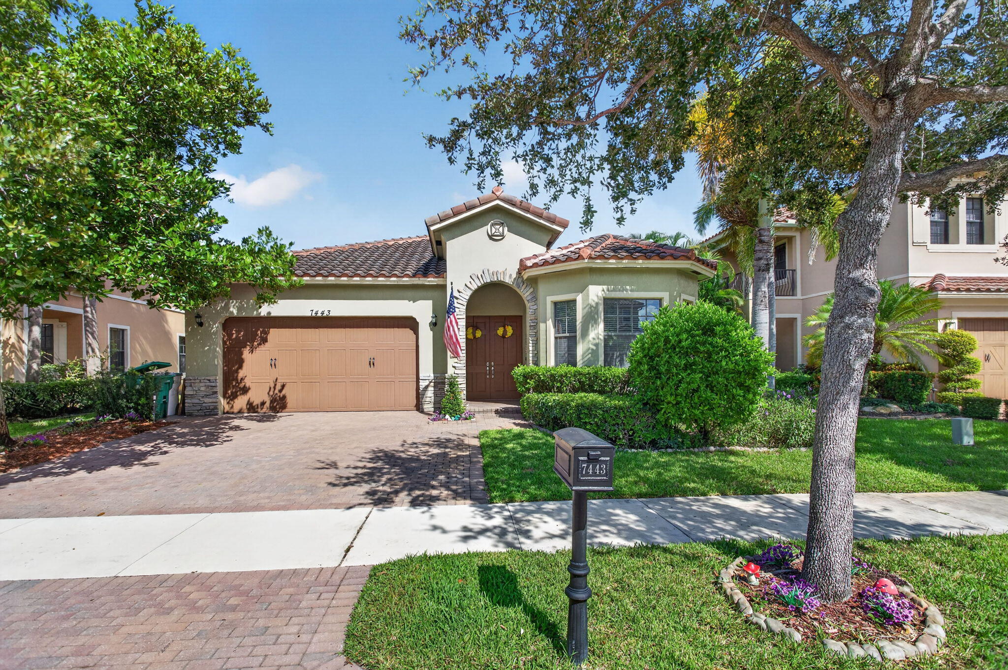 Foto de propiedad en 7443 NW 113TH Avenue, Parkland, FL 33076 Parkland con MLS# 