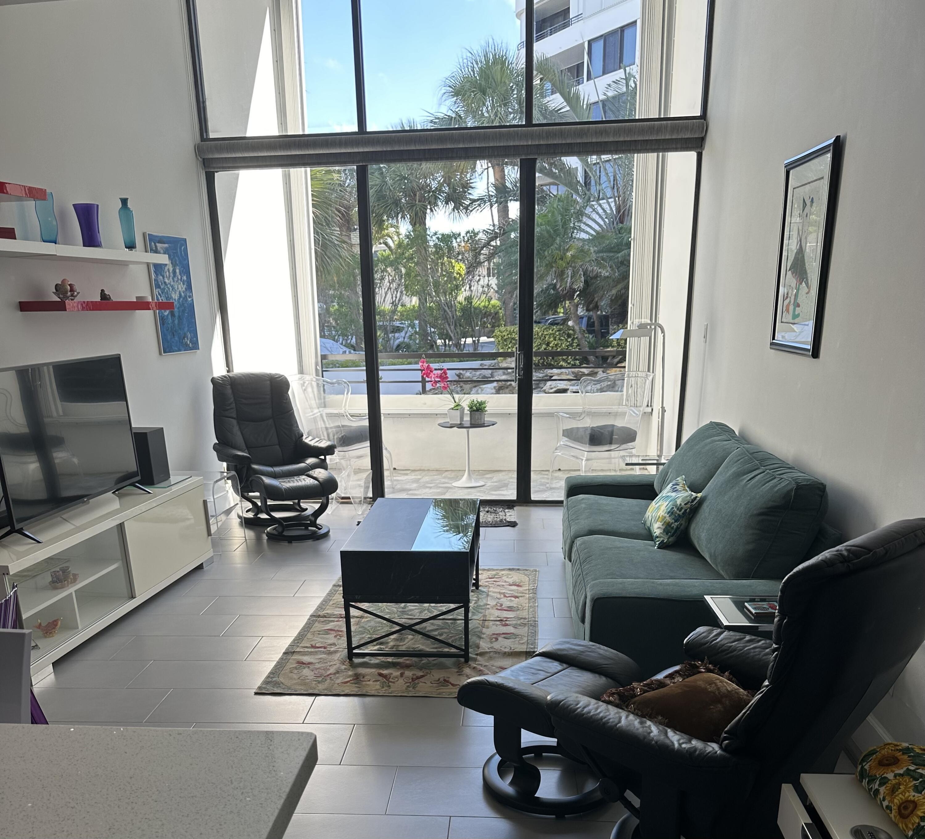 Foto de propiedad en 3589 S Ocean Boulevard 37, South Palm Beach, FL 33480 South Palm Beach con MLS# 