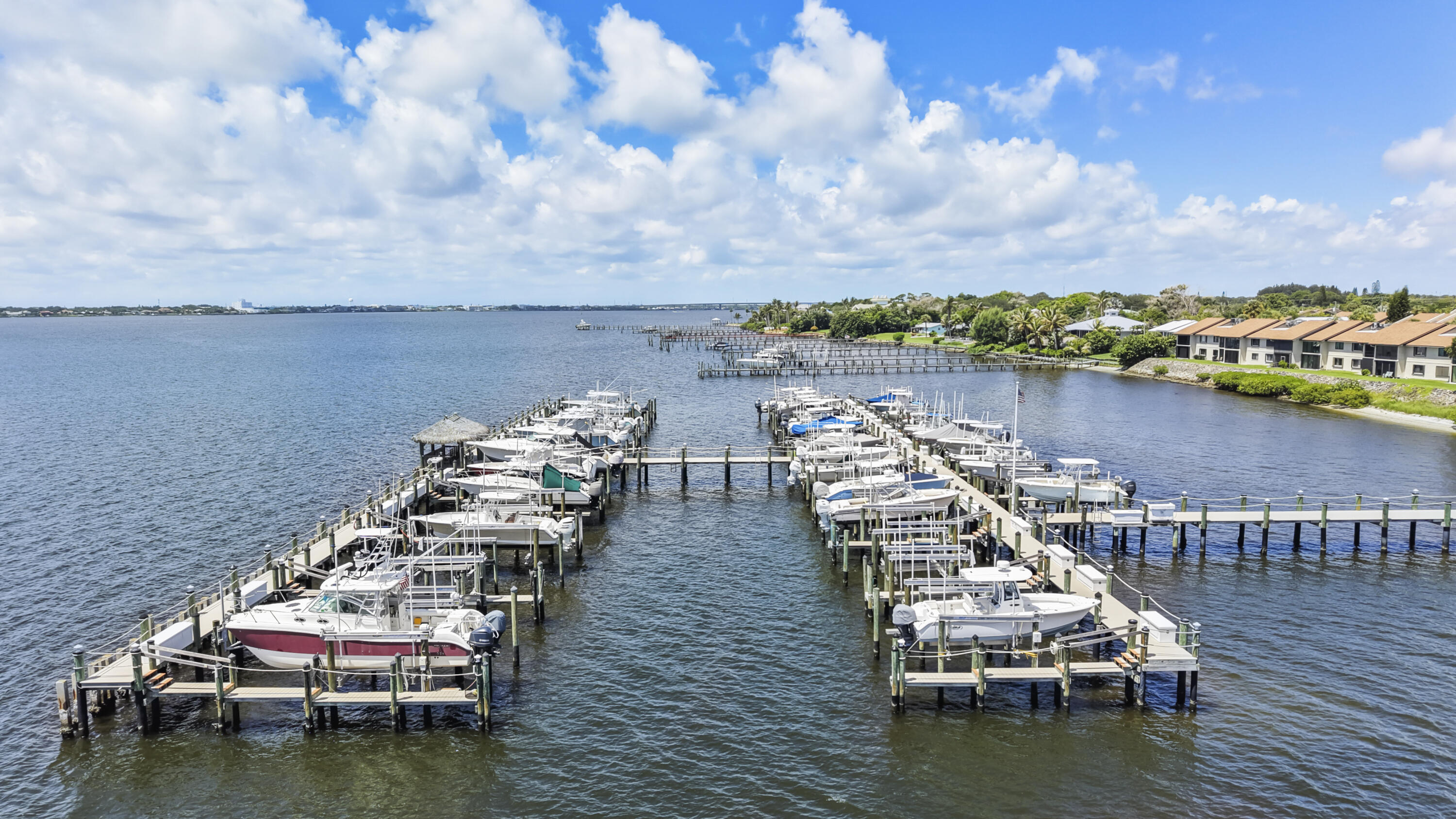 En Venta 1600 NE Dixie Highway 4-107, Jensen Beach, FL 34957, Jensen Beach, FL 34957