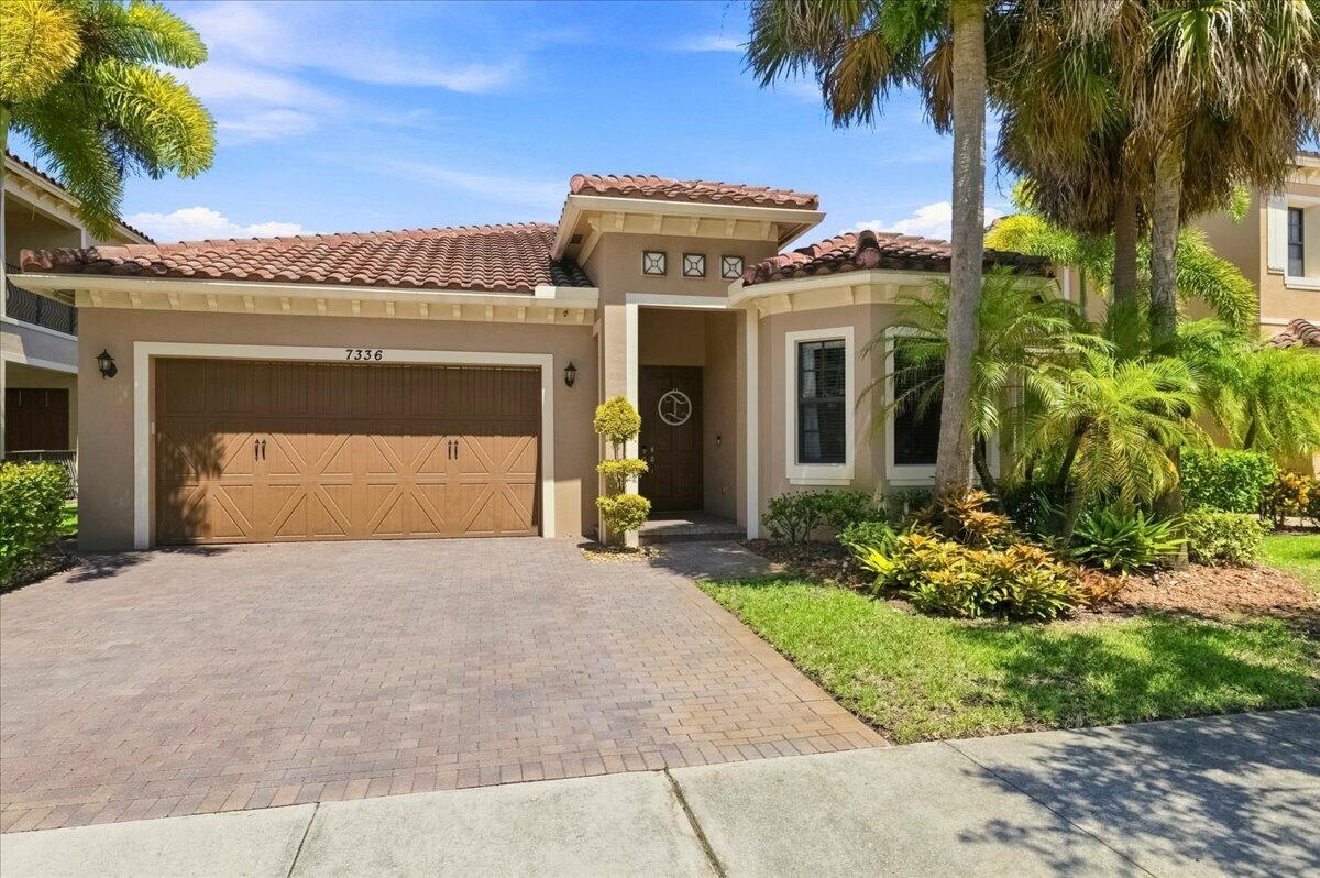 Foto de propiedad en 7336 NW 112th Way, Parkland, FL 33076 Parkland con MLS# 