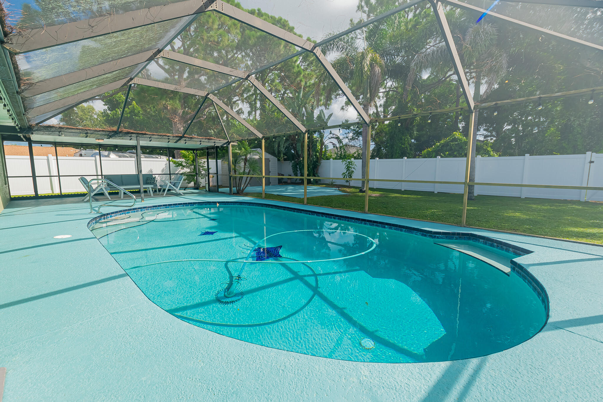 Foto de propiedad en 1967 SW Burlington Street, Port St. Lucie, FL 34984 Port St. Lucie con MLS# 