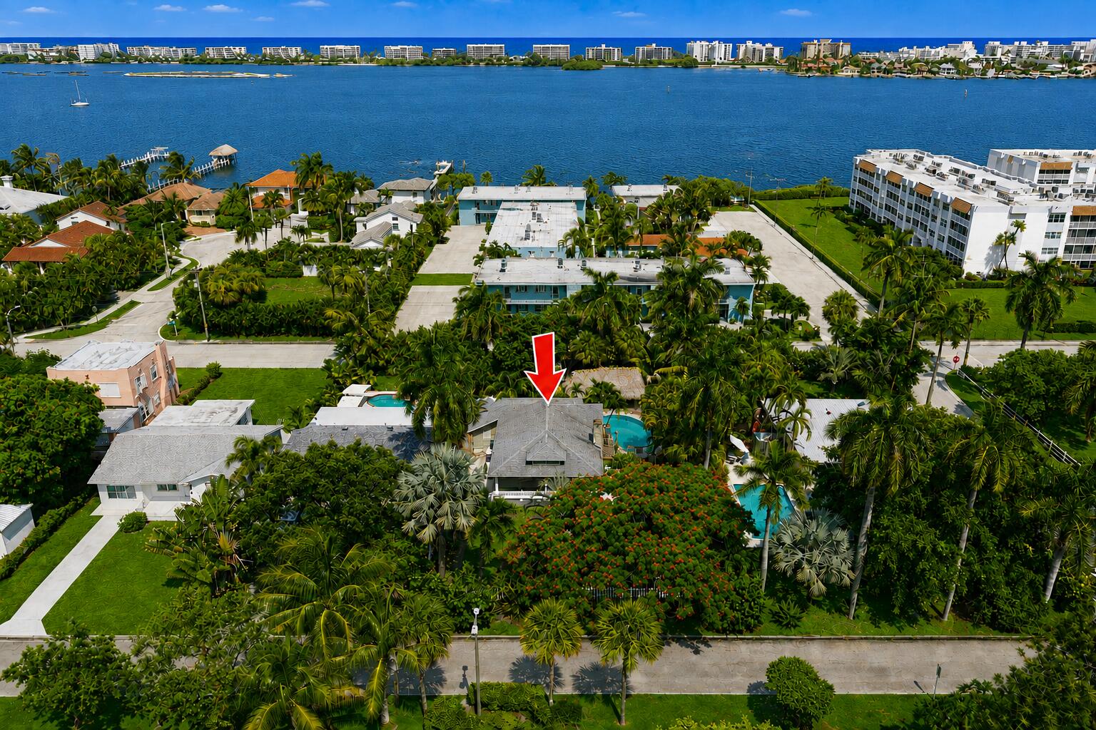 Foto de propiedad en 1424 S PALMWAY, Lake Worth Beach, FL 33460 Lake Worth Beach con MLS# 