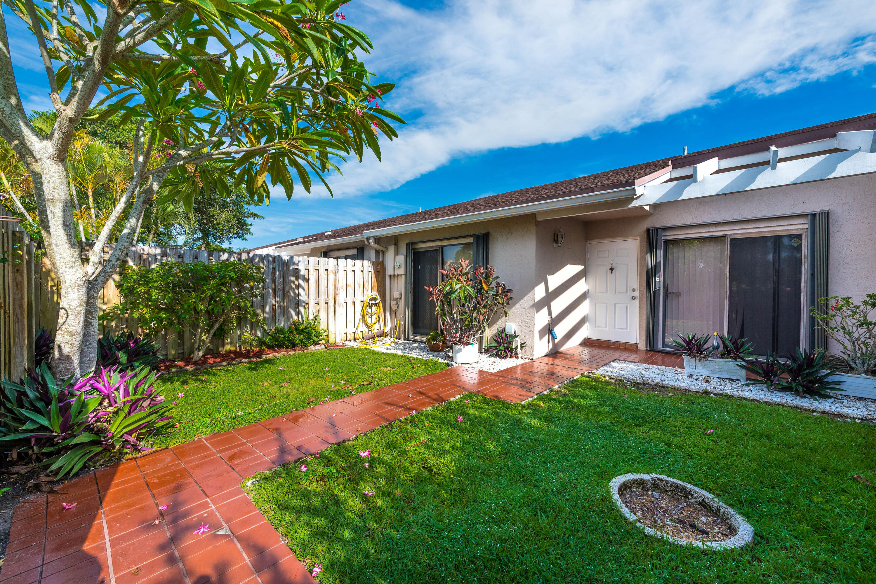 Foto de propiedad en 1013 NW 53RD Street, Deerfield Beach, FL 33064 Deerfield Beach con MLS# 