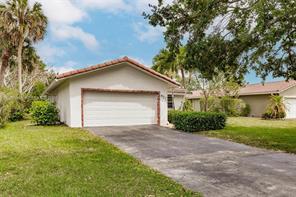 Foto de propiedad en 827 NW 87TH Avenue, Coral Springs, FL 33071 Coral Springs con MLS# 