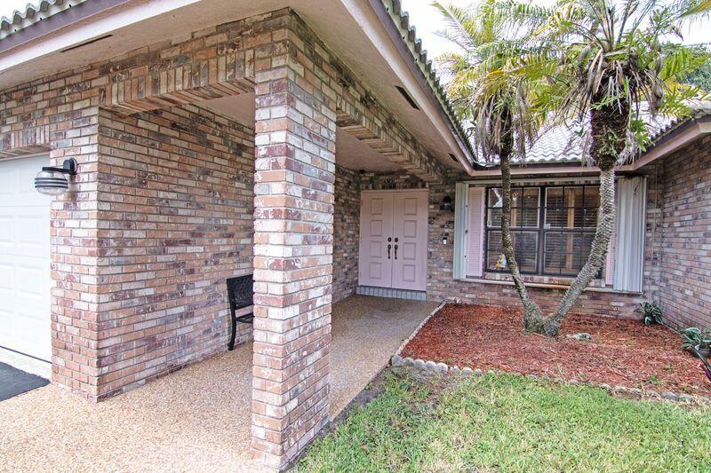 Foto de propiedad en 11929 NW 2ND Manor, Coral Springs, FL 33071 Coral Springs con MLS# 