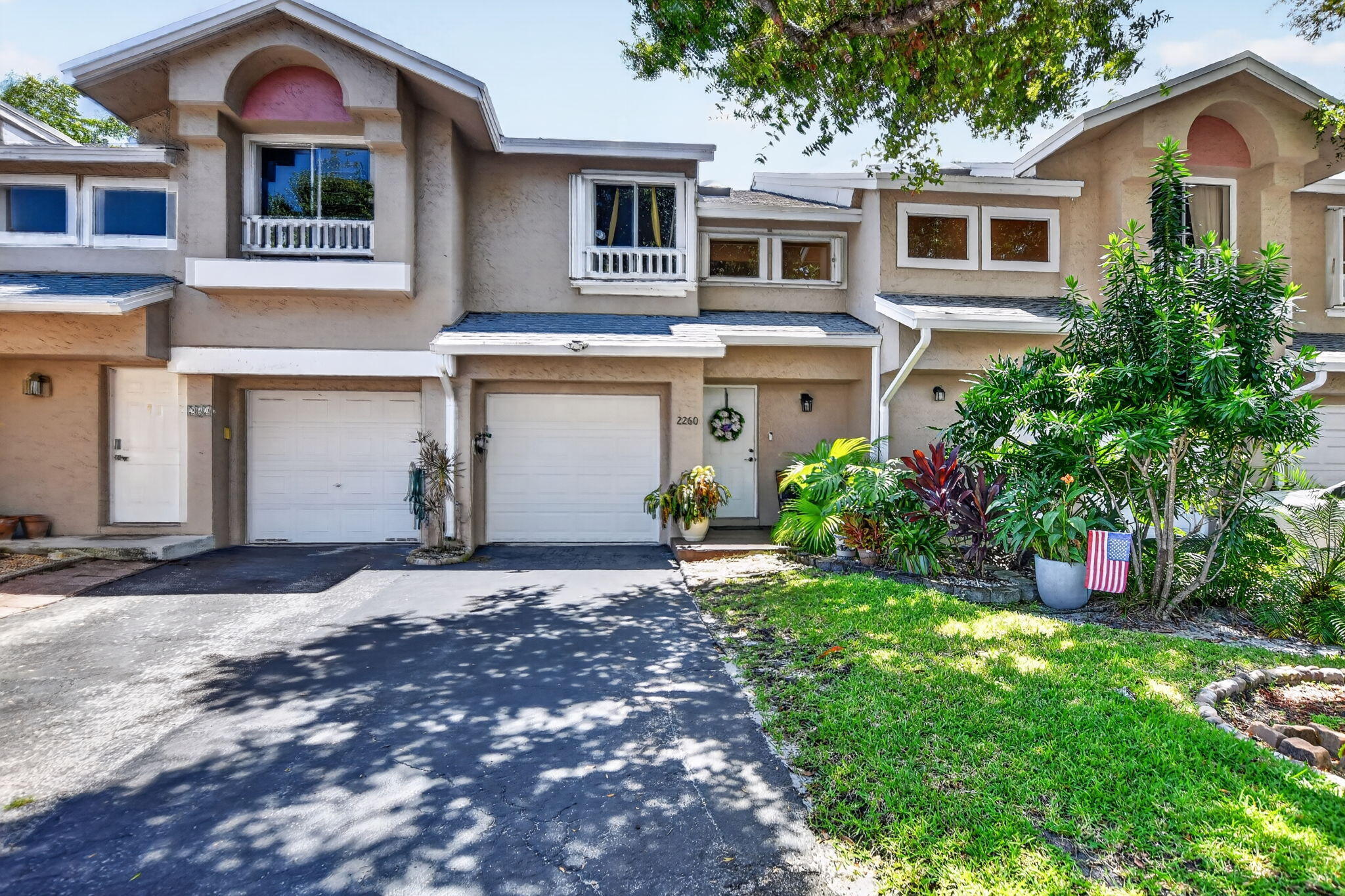 Foto de propiedad en 2260 Discovery Circle W, Deerfield Beach, FL 33442 Deerfield Beach con MLS# 