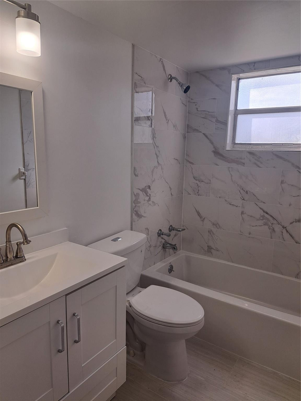 Foto de propiedad en 4164 NW 90TH Avenue 102, Coral Springs, FL 33065 Coral Springs con MLS# 