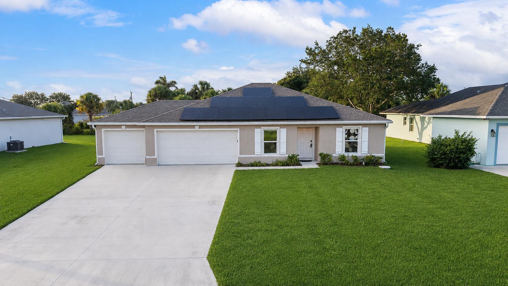 Foto de propiedad en 619 SW Hamberland Avenue, Port St. Lucie, FL 34953 Port St. Lucie con MLS# 