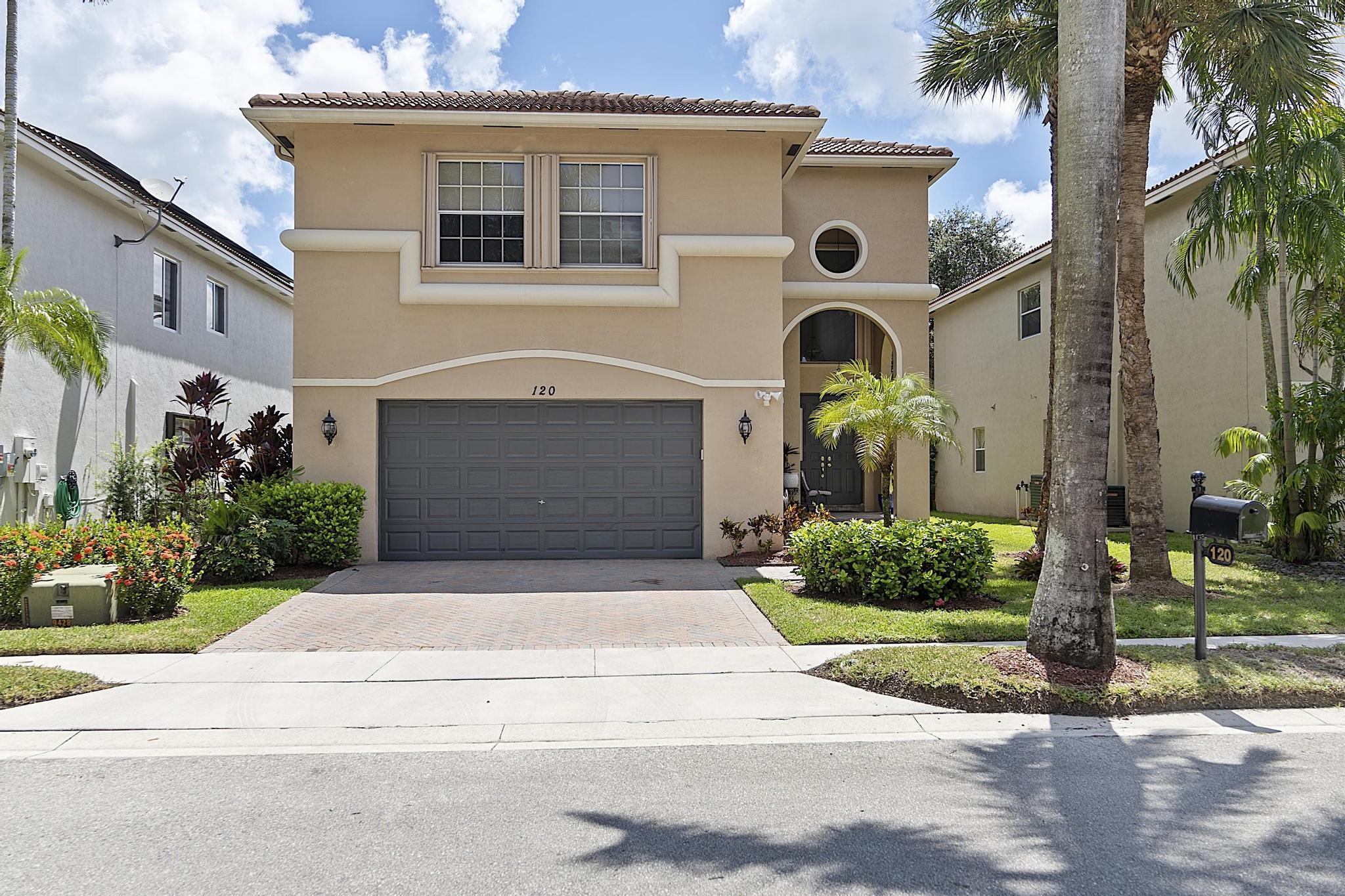 Foto de propiedad en 120 NW 117TH Terrace, Plantation, FL 33325 Plantation con MLS# 