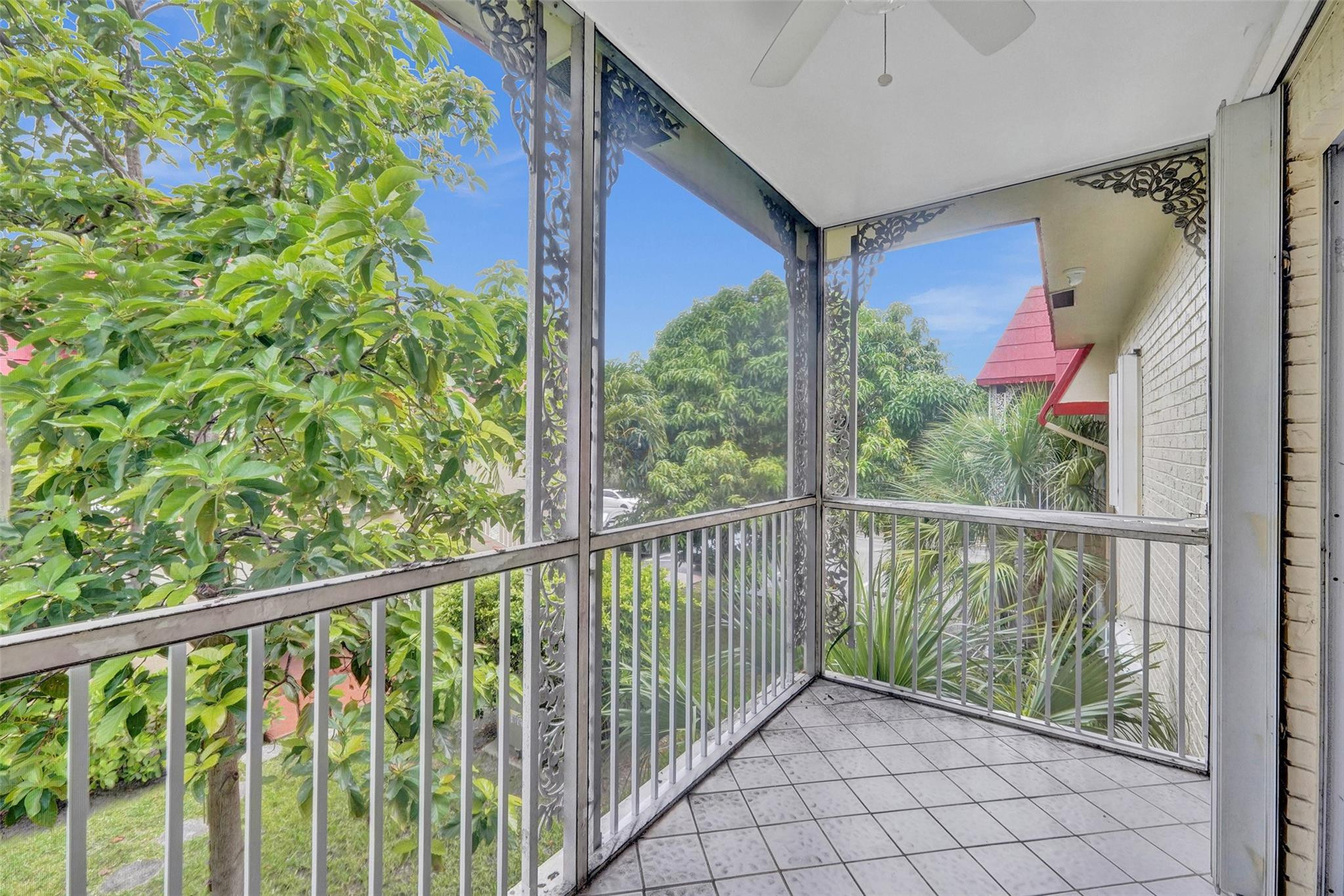 Foto de propiedad en 555 SE 8TH Street 252, Deerfield Beach, FL 33441 Deerfield Beach con MLS# 