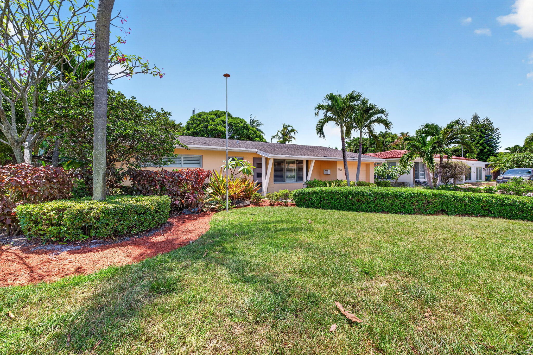 Foto de propiedad en 1858 NE 34TH Street, Oakland Park, FL 33306 Oakland Park con MLS# 