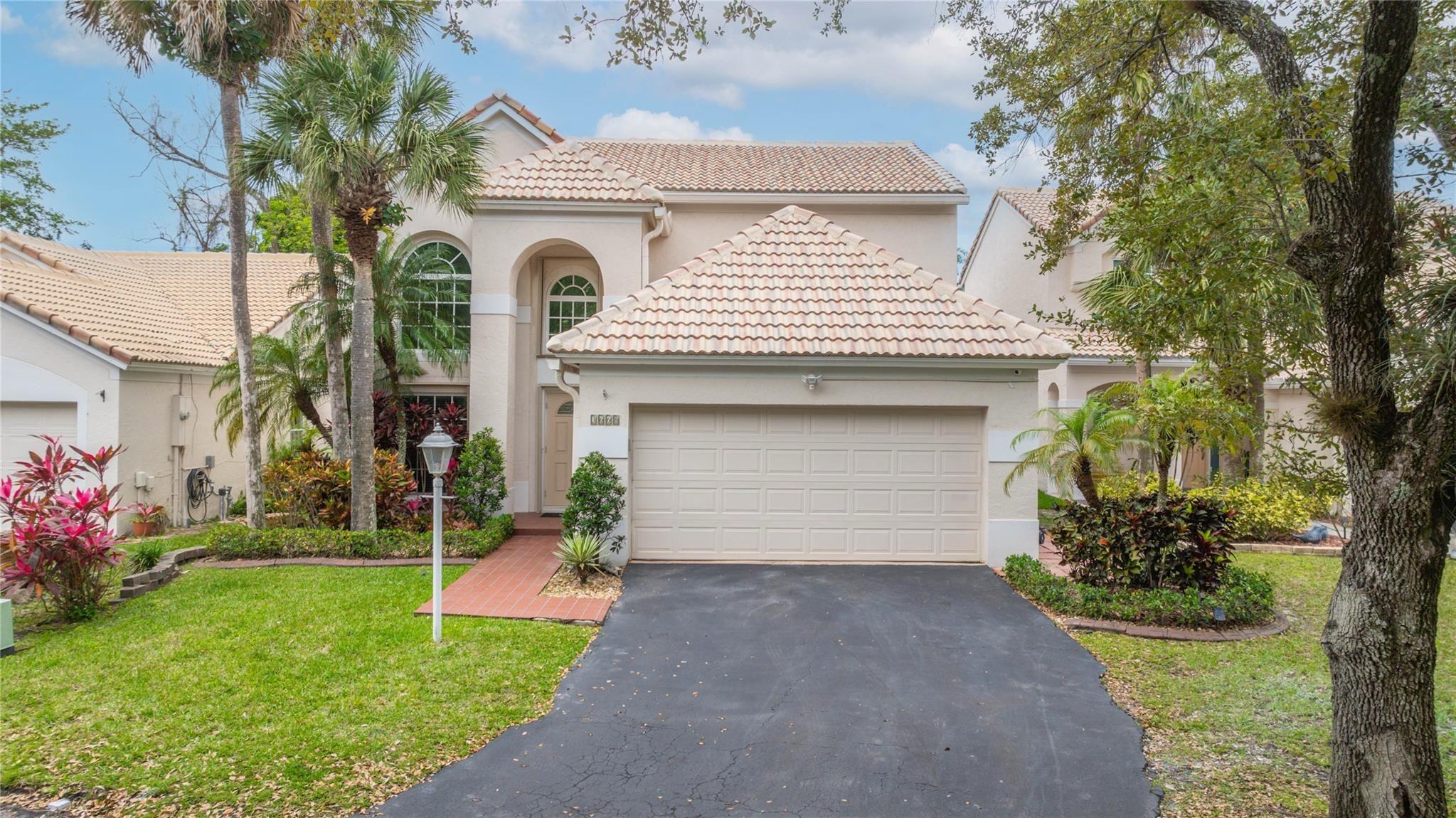 Foto de propiedad en 3668 Wilderness Way, Coral Springs, FL 33065 Coral Springs con MLS# 