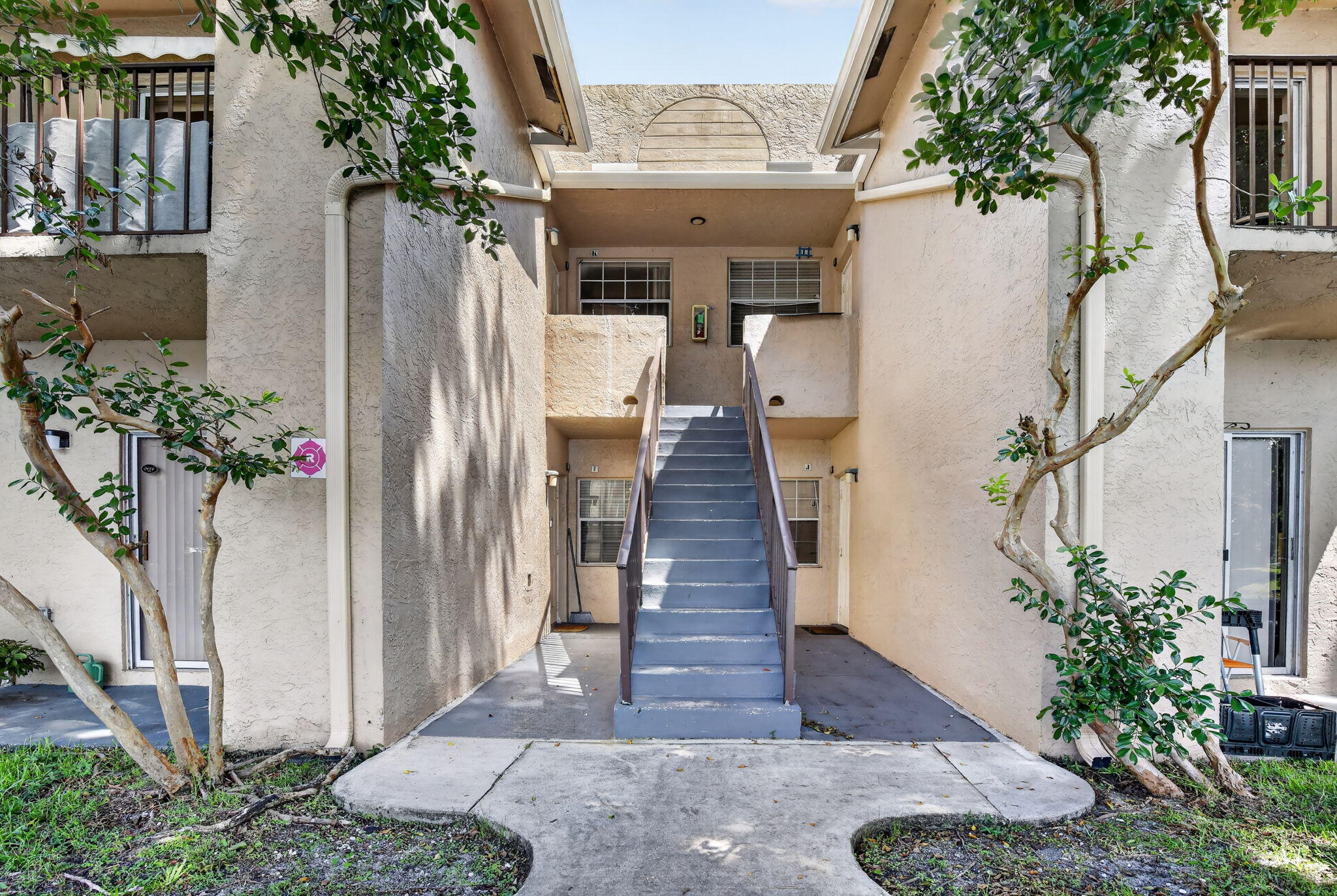 Foto de propiedad en 2361 NW 96TH Terrace 18K, Pembroke Pines, FL 33024 Pembroke Pines con MLS# 