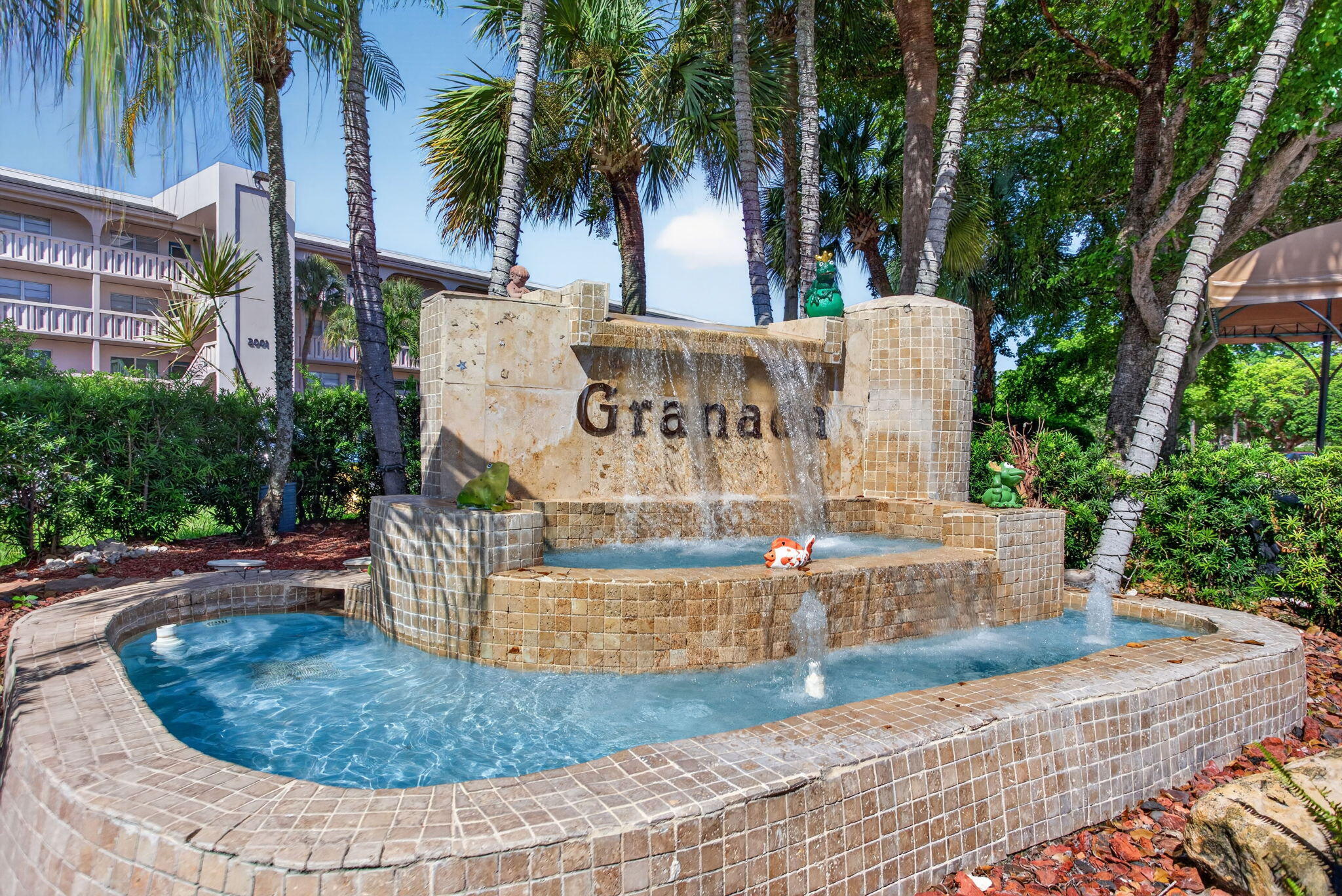 Foto de propiedad en 2002 Granada Drive E1, Coconut Creek, FL 33066 Coconut Creek con MLS# 