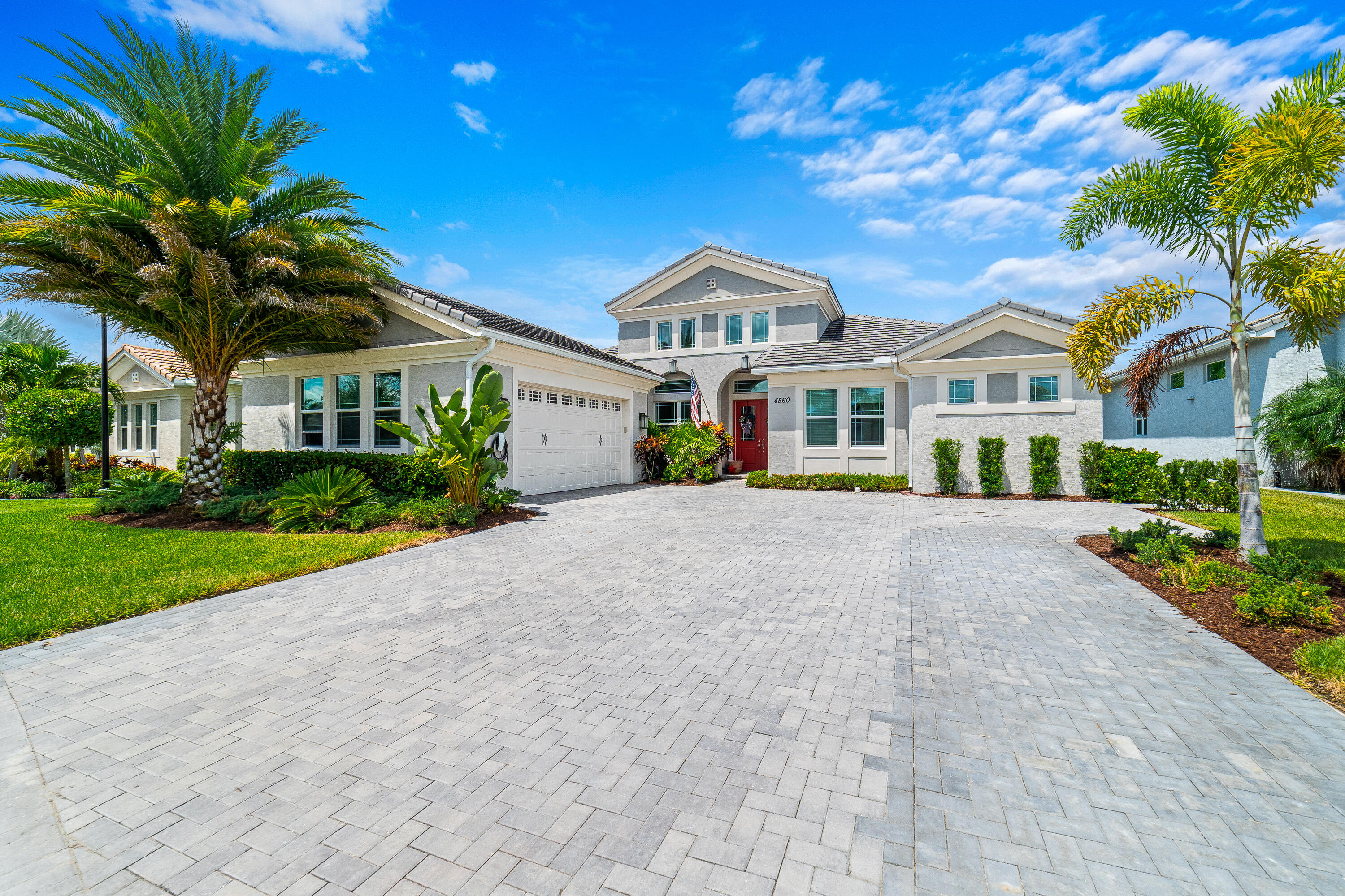 Foto de propiedad en 4560 ESTATES Circle, The Acreage, FL 33470 The Acreage con MLS# 