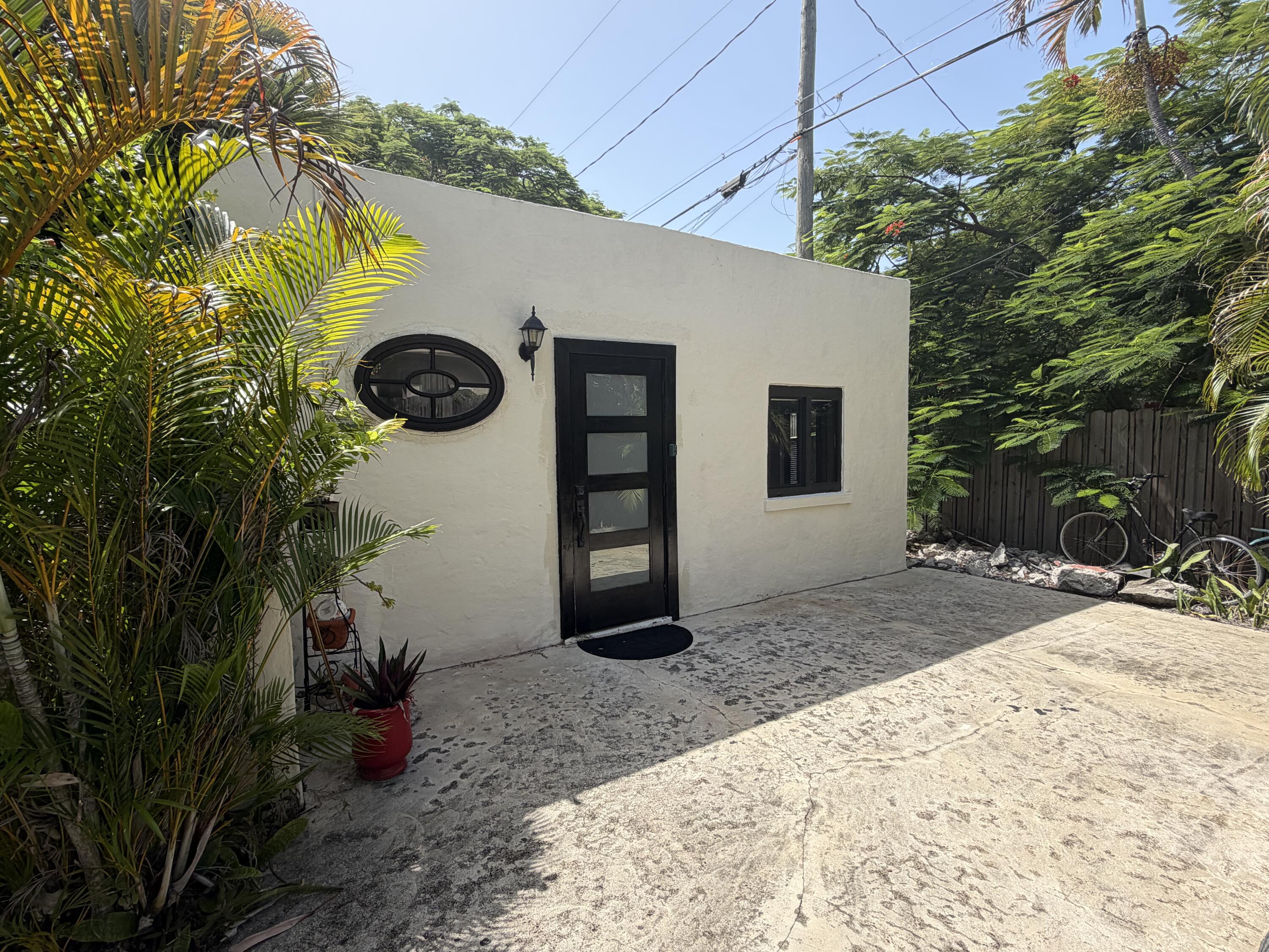 Foto de propiedad en 927 Paseo Andorra Cottage, West Palm Beach, FL 33405 West Palm Beach con MLS# 