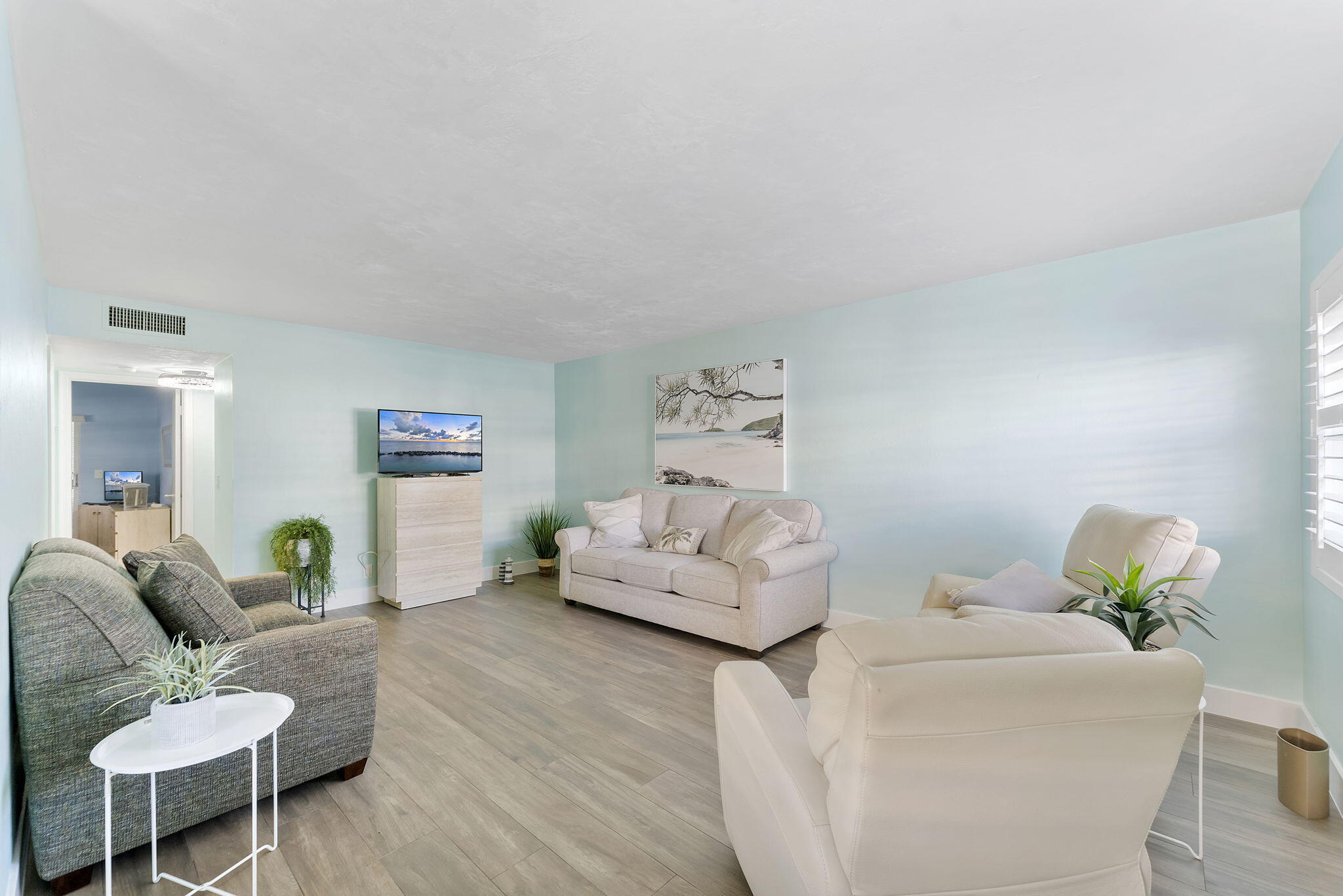Foto de propiedad en 3322 CYNTHIA Lane 102, Lake Worth Beach, FL 33461 Lake Worth Beach con MLS# 