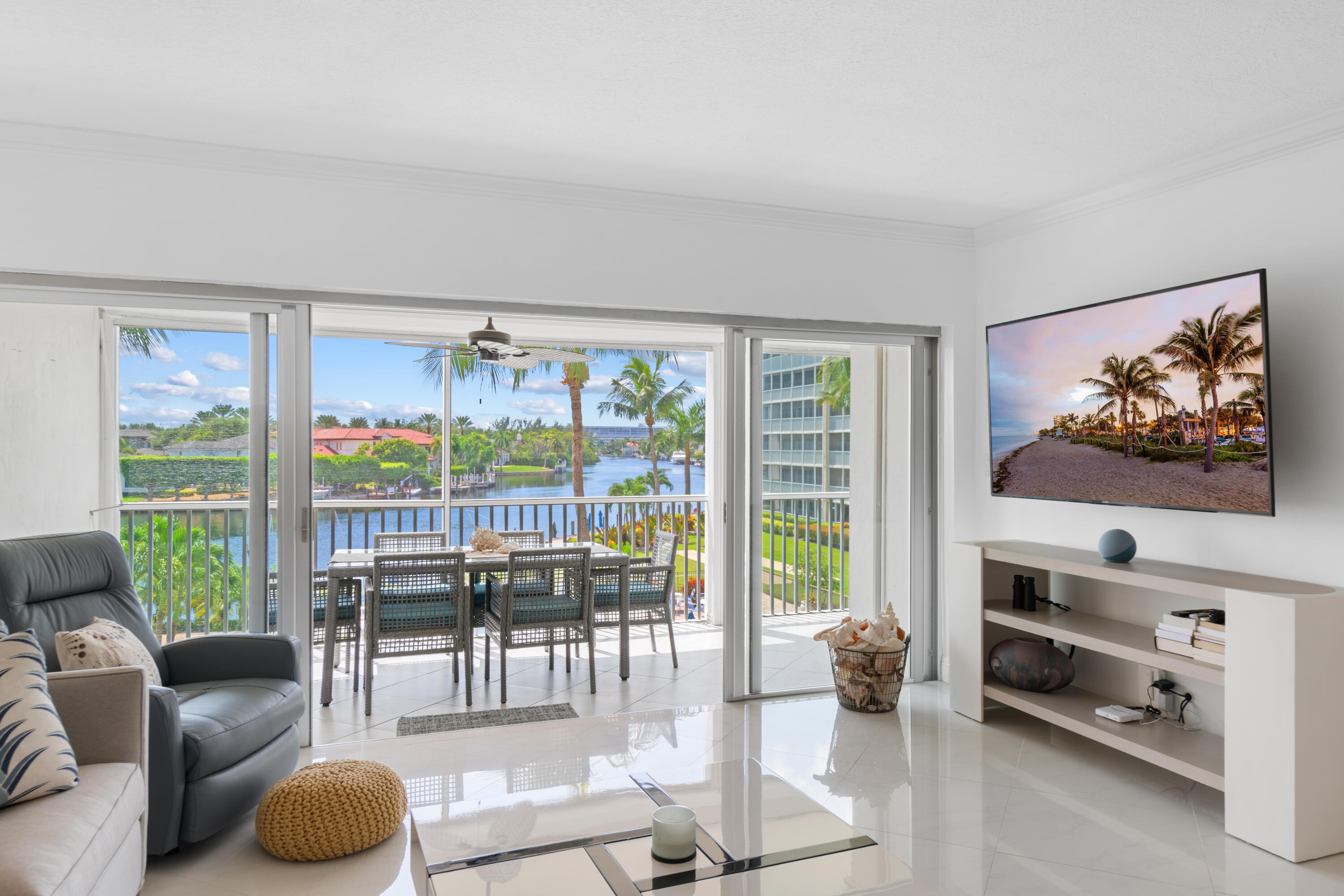 Foto de propiedad en 400 N FEDERAL Highway 315, Deerfield Beach, FL 33441 Deerfield Beach con MLS# 