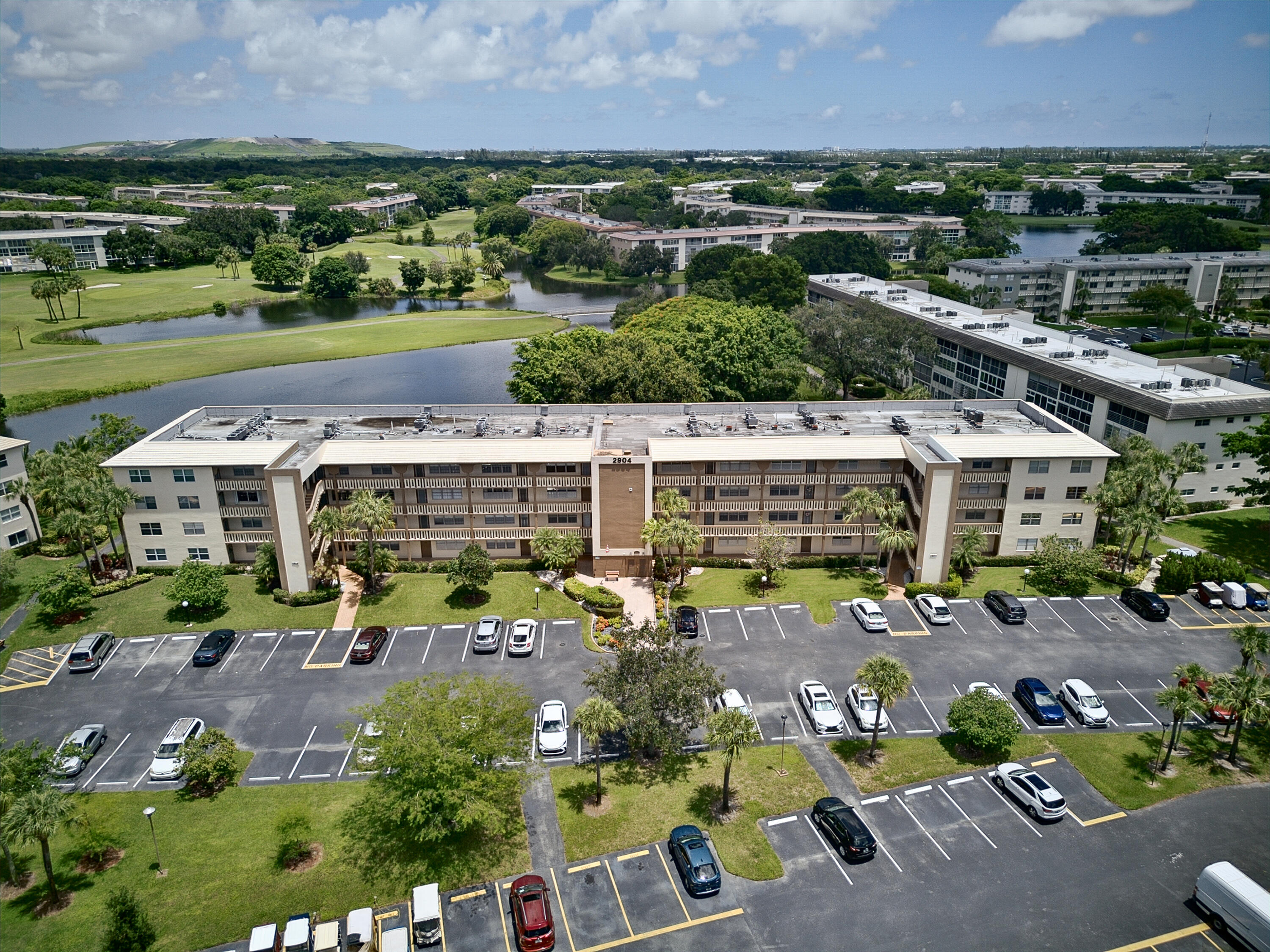 Foto de propiedad en  Coconut Creek con MLS# 
