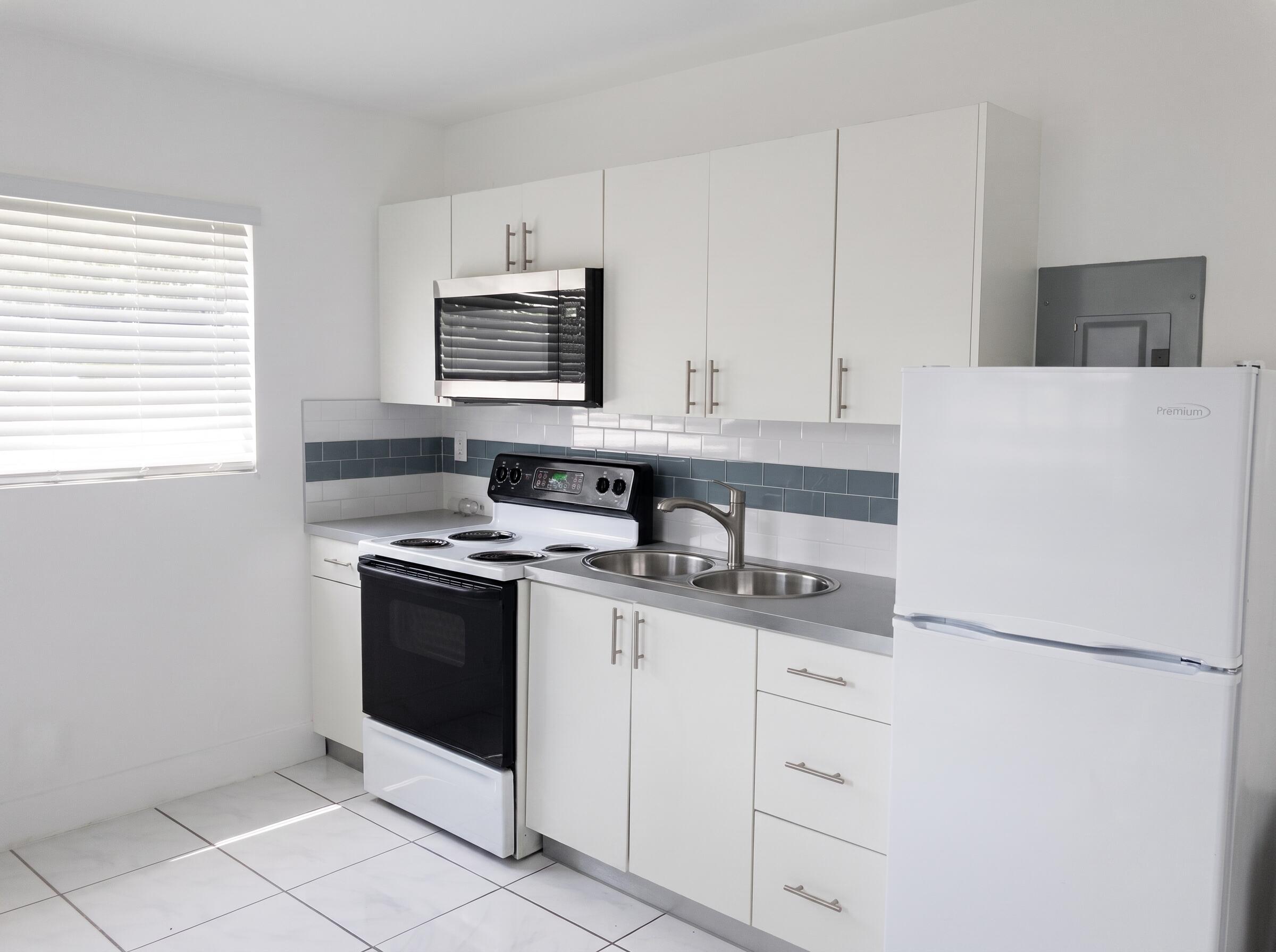 Foto de propiedad en 141 NW 4th Avenue 3, Dania Beach, FL 33004 Dania Beach con MLS# 