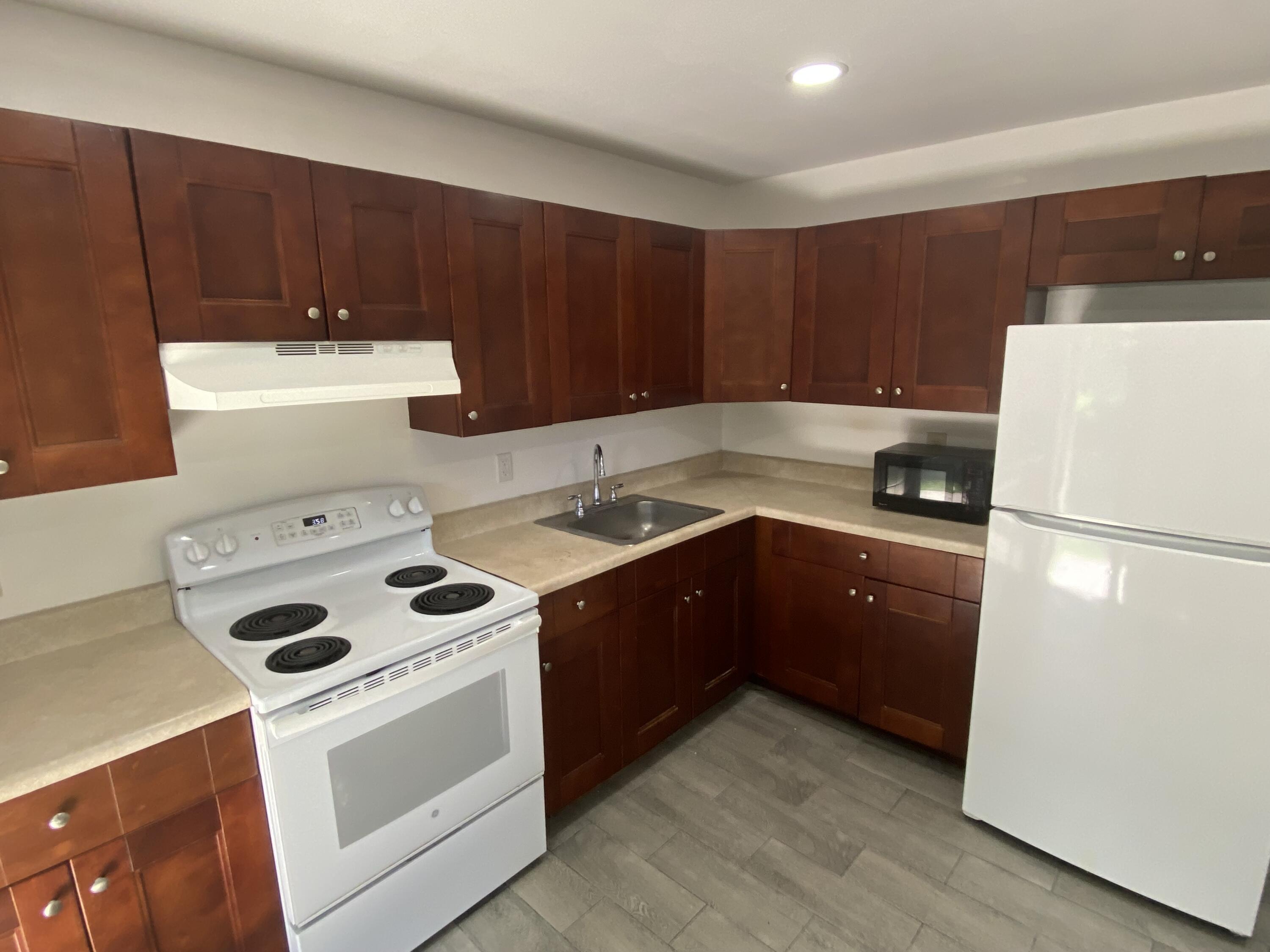 Foto de propiedad en 850 SW 9th Avenue 1-4, # C, Hallandale Beach, FL 33009 Hallandale Beach con MLS# 