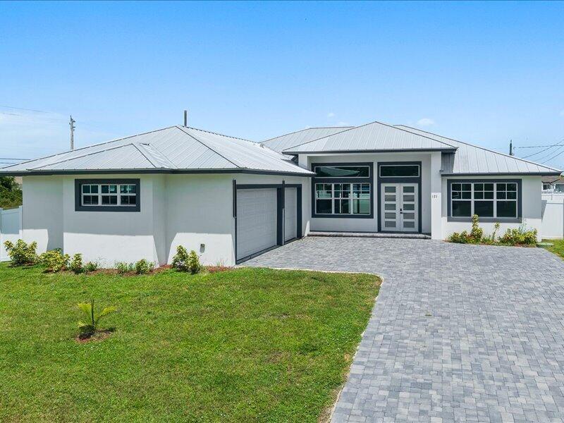 En Venta 121 SW SEA LION Road, Port St. Lucie, FL 34953, Port St. Lucie, FL 34953