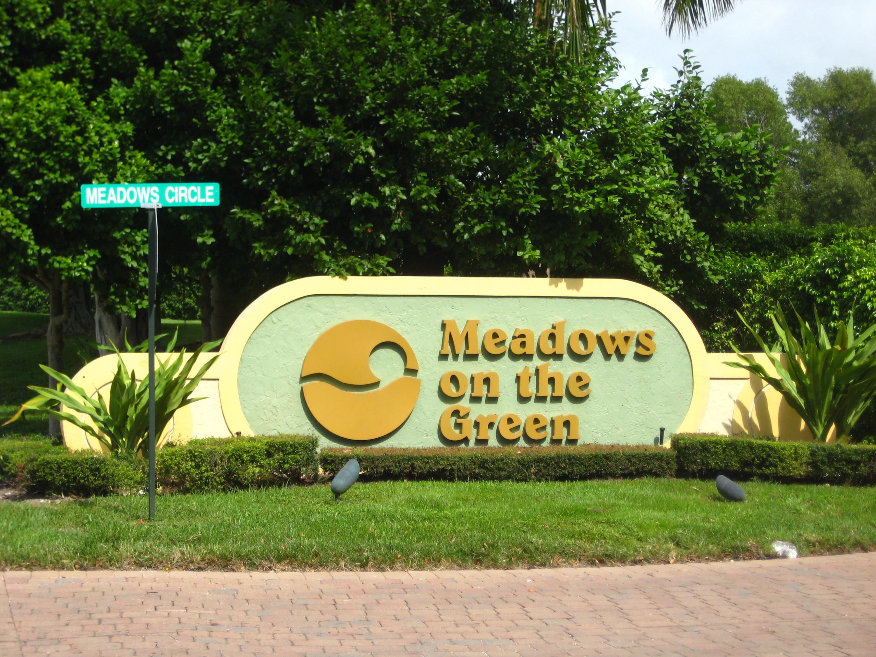 Foto de propiedad en 1437 MEADOWS Circle W 1437, Boynton Beach, FL 33436 Boynton Beach con MLS# 