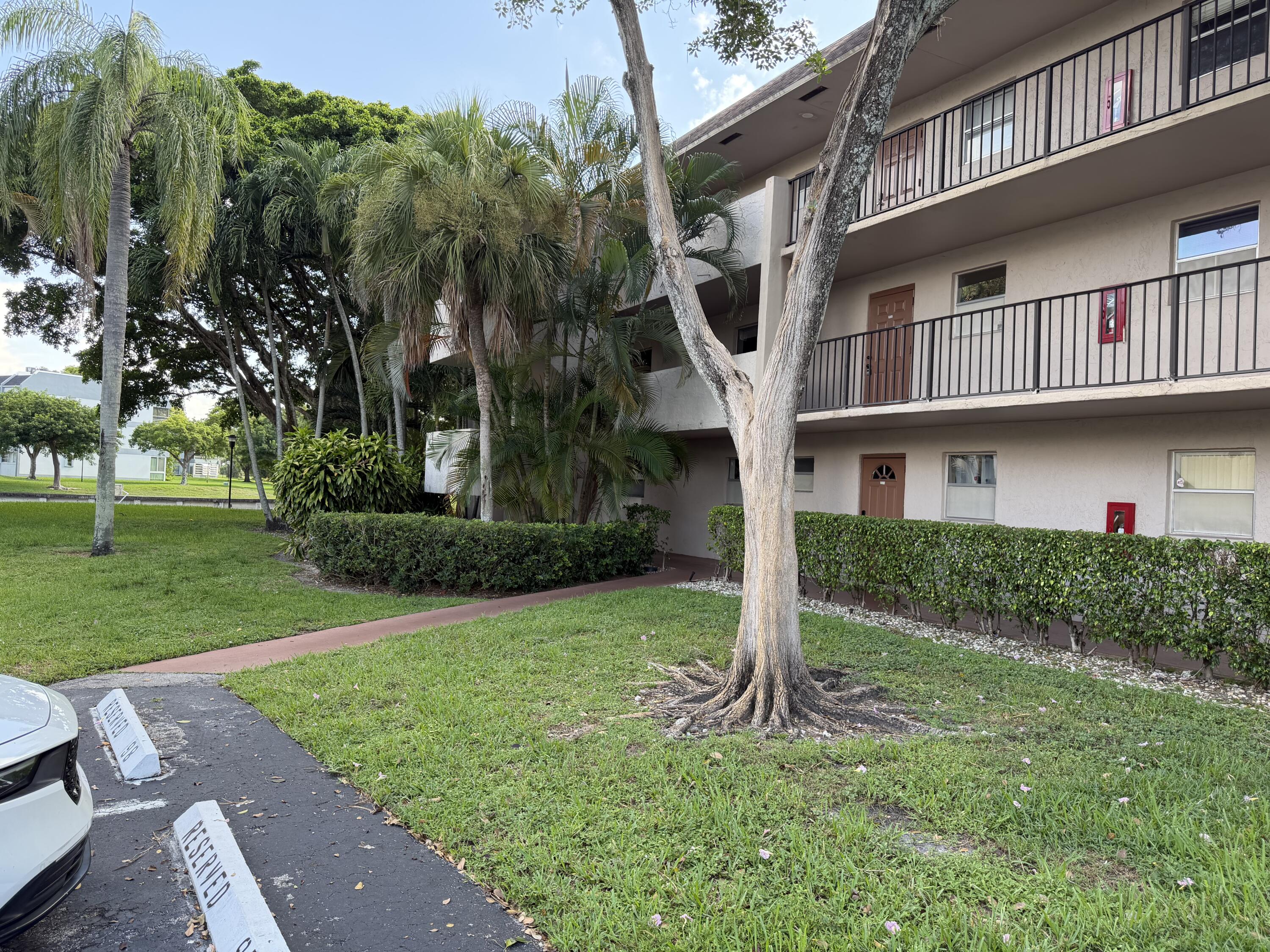 En Venta 8301 Sands Point Boulevard S103, Tamarac, FL 33321, Tamarac, FL 33321