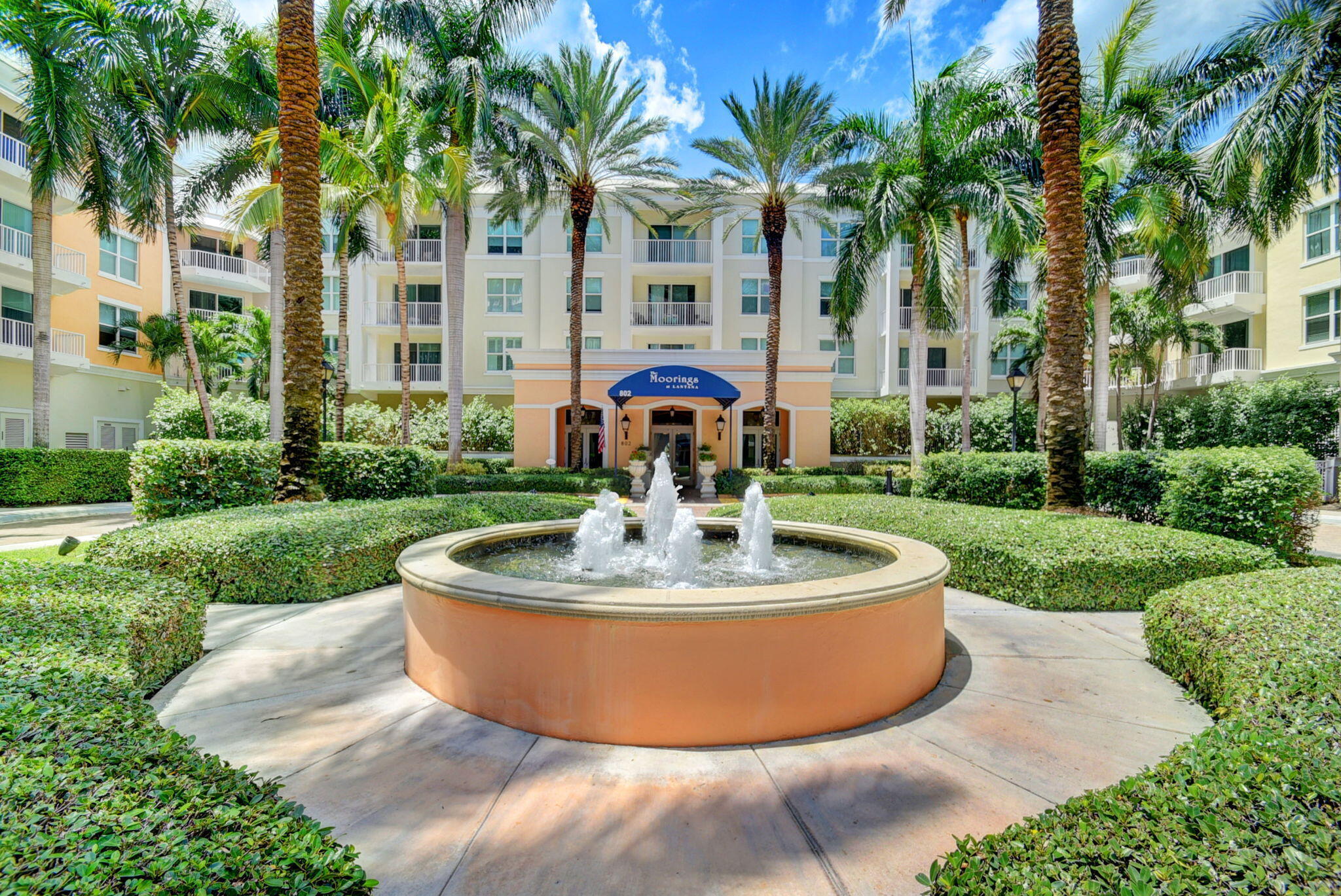Foto de propiedad en 802 W WINDWARD Way 316, Lantana, FL 33462 Lantana con MLS# 