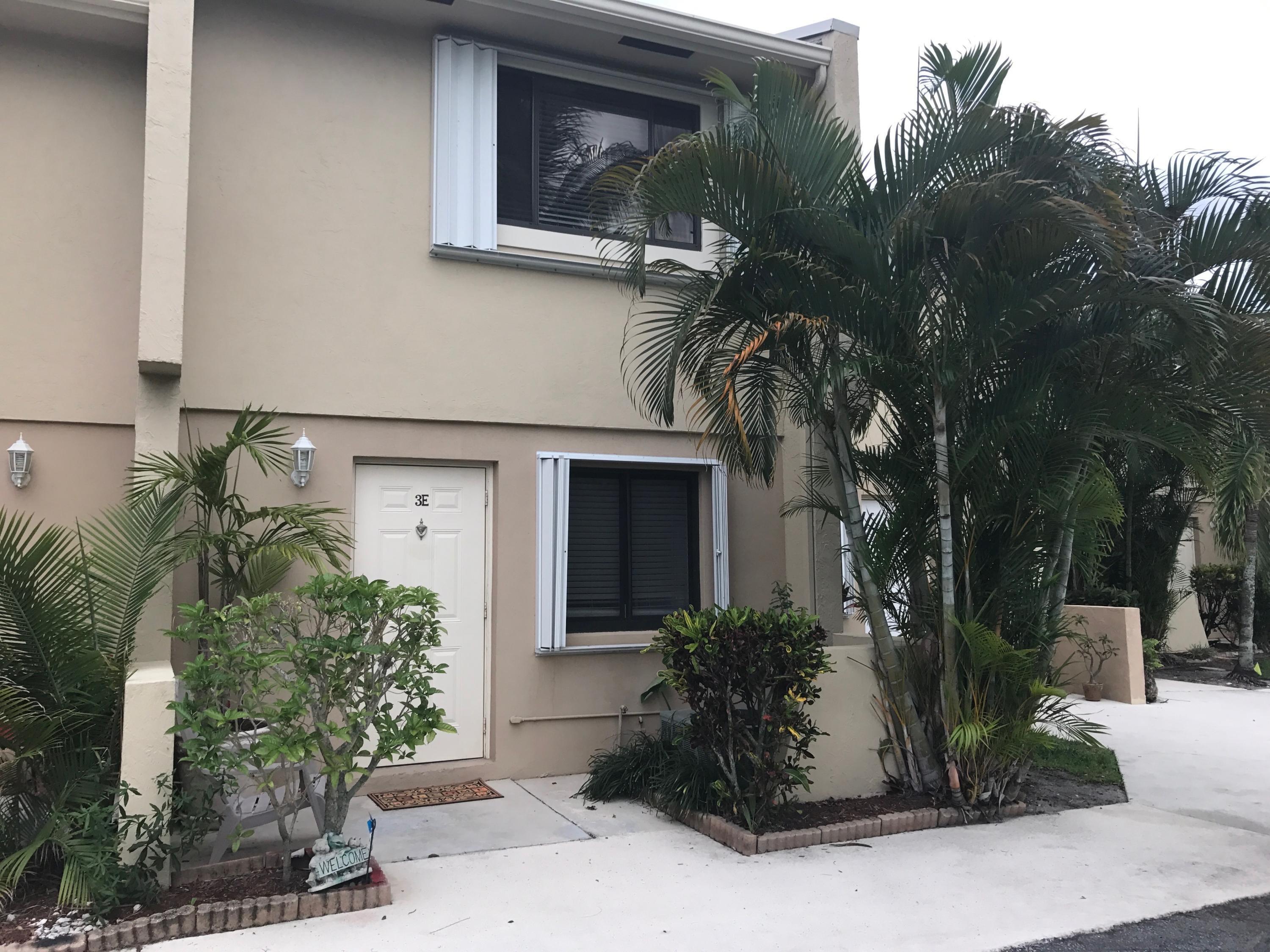 Foto de propiedad en 139 SPARROW Drive 3E, Royal Palm Beach, FL 33411 Royal Palm Beach con MLS# 