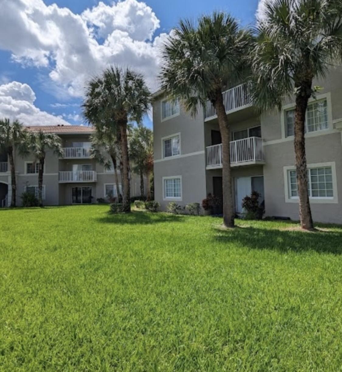 Foto de propiedad en 5055 Wiles Road Unit 105, Coconut Creek, FL 33073 Coconut Creek con MLS# 