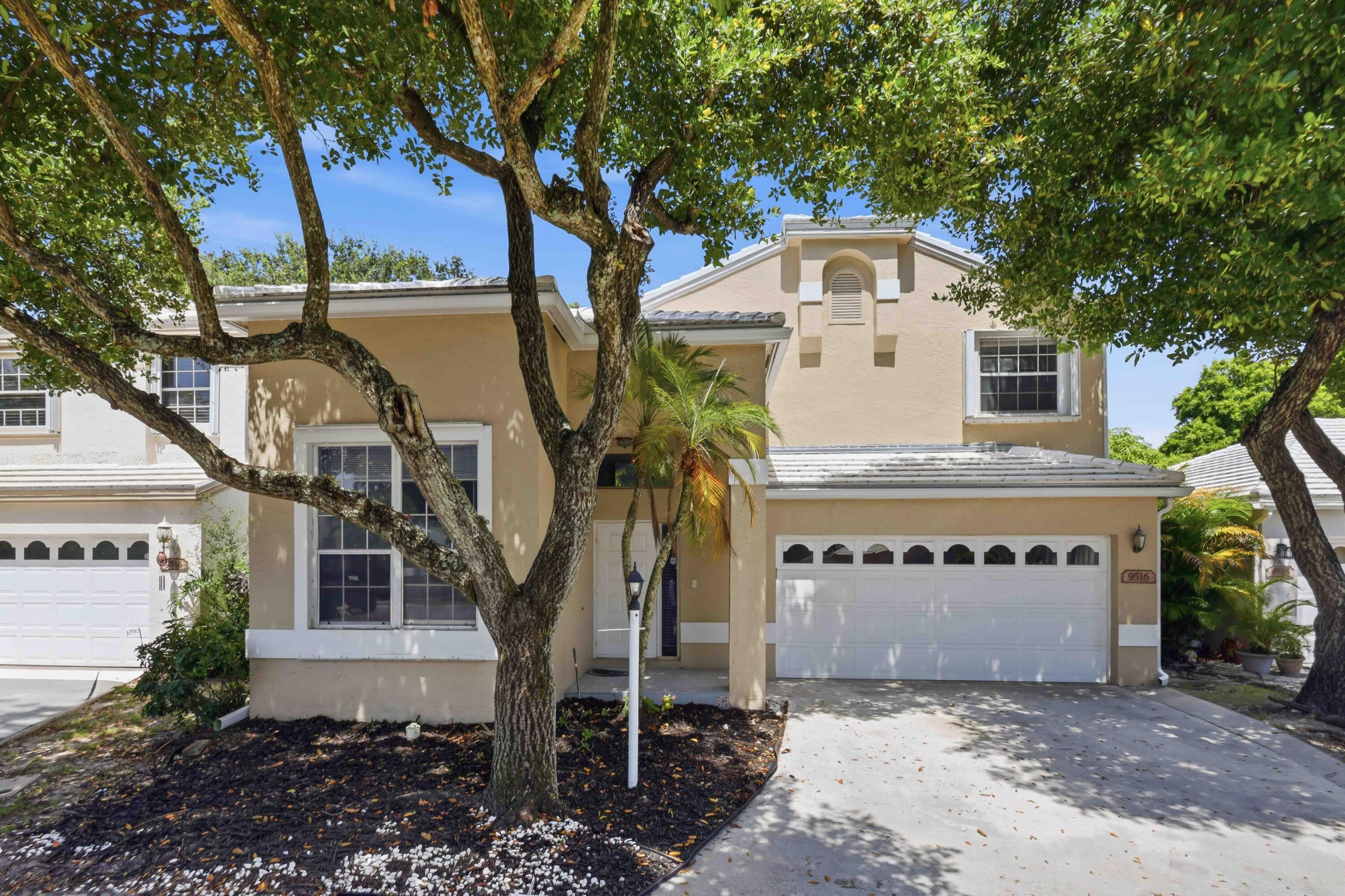 Foto de propiedad en 9516 NW 8TH Circle, Plantation, FL 33324 Plantation con MLS# 