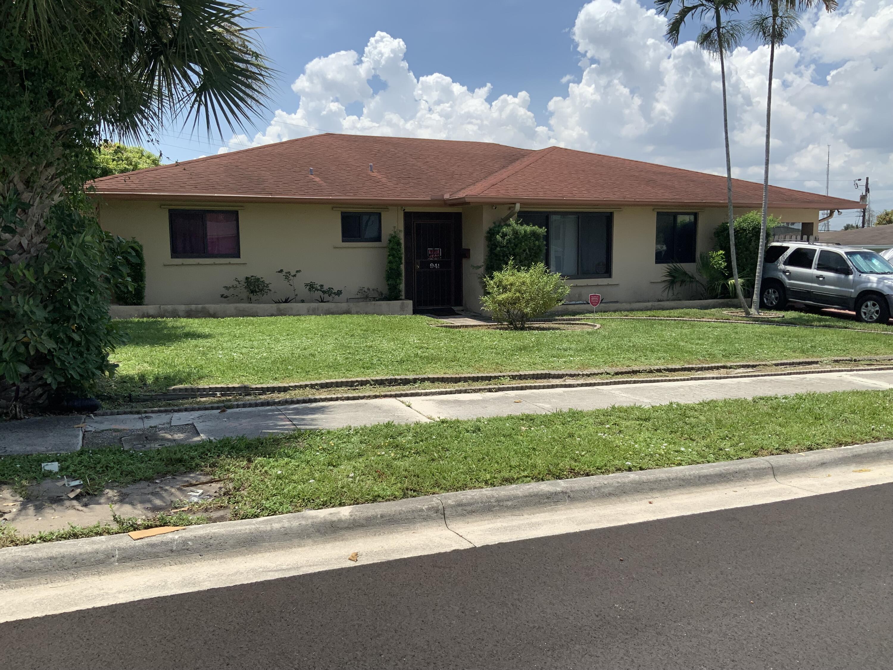 Foto de propiedad en 941 W 7th Street, Riviera Beach, FL 33404 Riviera Beach con MLS# 