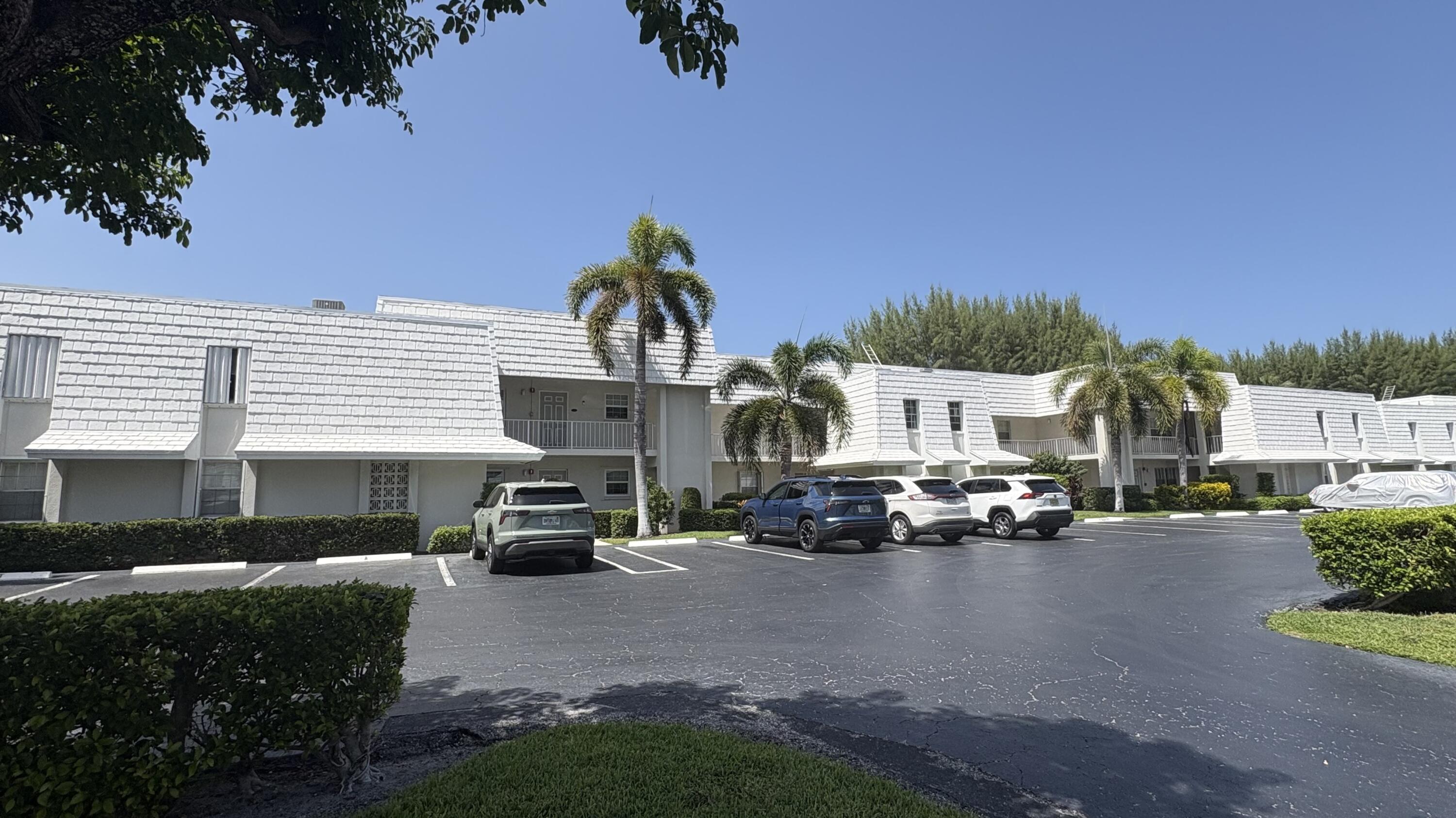 Foto de propiedad en 1251 Sugar Sands Boulevard 124, Riviera Beach, FL 33404 Riviera Beach con MLS# 