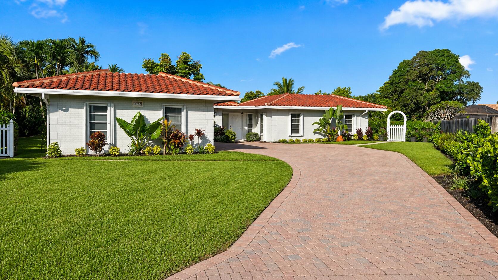 Foto de propiedad en 2644 NW 84TH Avenue, Coral Springs, FL 33065 Coral Springs con MLS# 