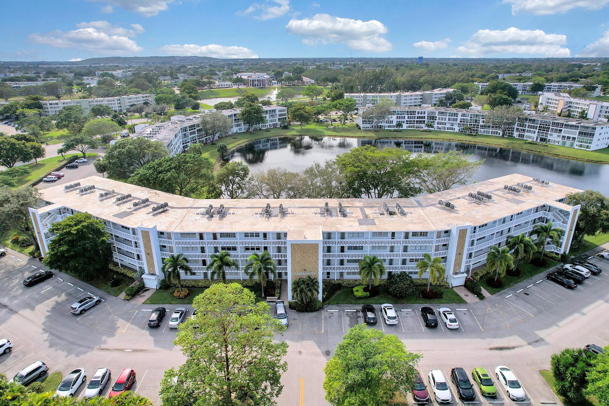 Foto de propiedad en 1056 CAMBRIDGE C, Deerfield Beach, FL 33442 Deerfield Beach con MLS# 