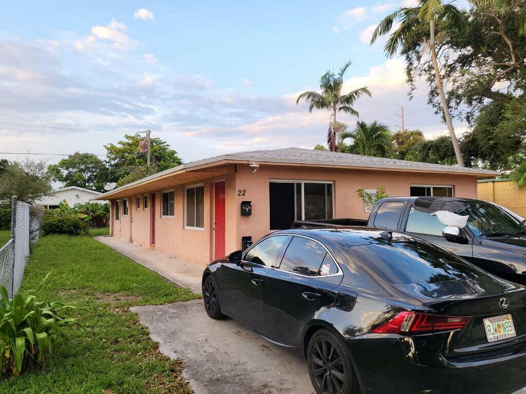 Foto de propiedad en 22 SW 9TH Street 1-2, Hallandale Beach, FL 33009 Hallandale Beach con MLS# 
