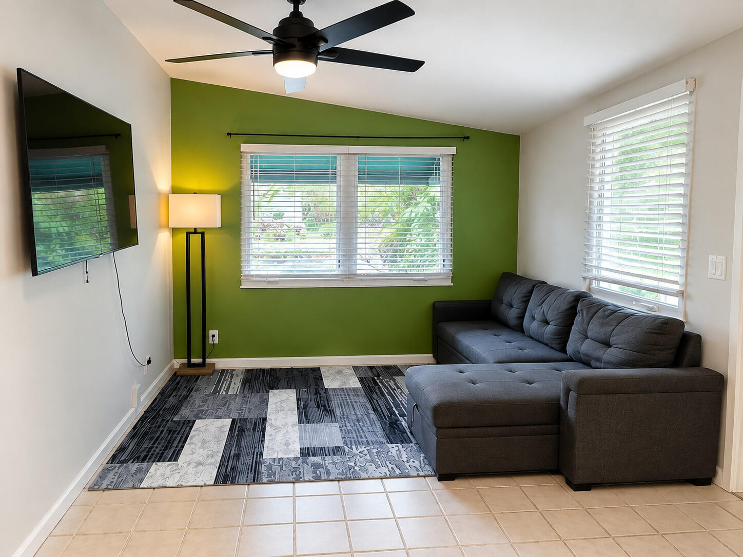 Foto de propiedad en 1716 NE 17TH Way, Fort Lauderdale, FL 33305 Fort Lauderdale con MLS# 