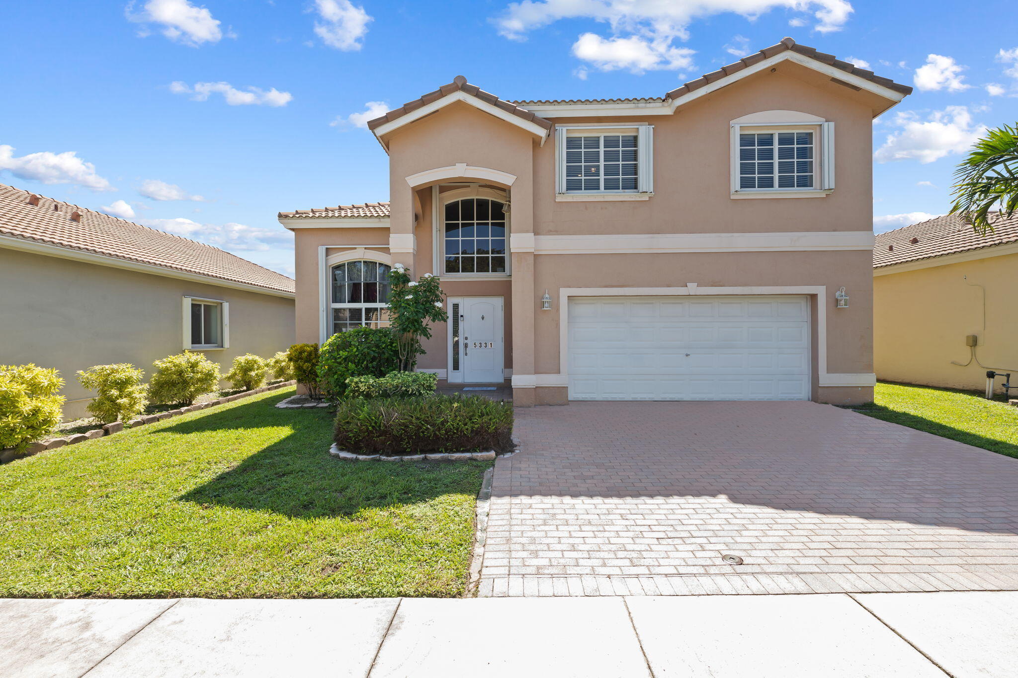 Foto de propiedad en 5331 NW 110TH Avenue, Doral, FL 33178 Doral con MLS# 