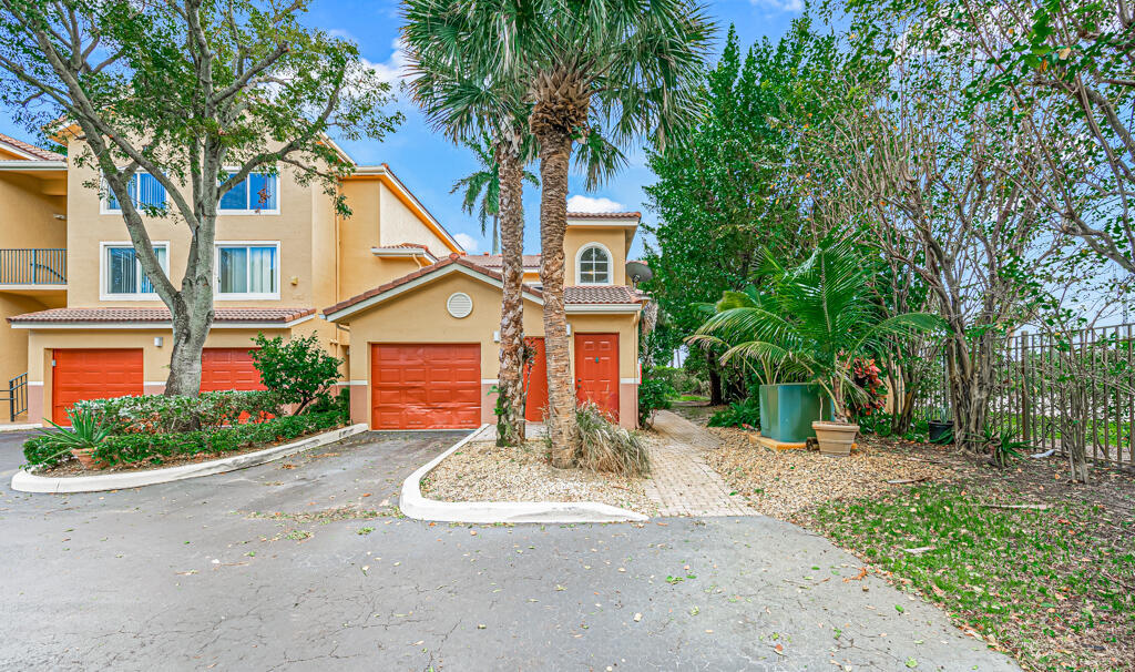 Foto de propiedad en 900 Scotia Drive 206, Hypoluxo, FL 33462 Hypoluxo con MLS# 