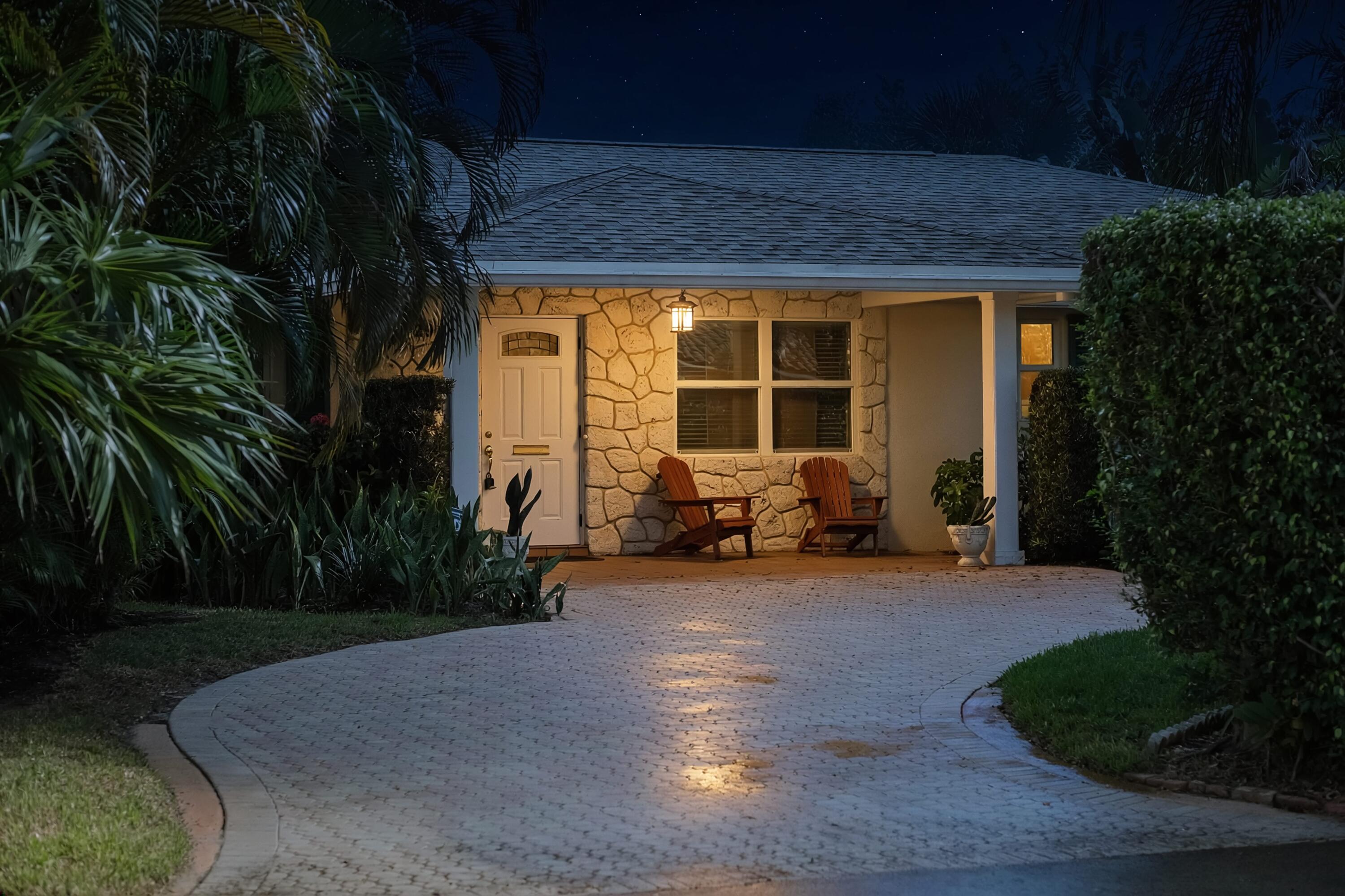 Foto de propiedad en 129 Alhambra Place, West Palm Beach, FL 33405 West Palm Beach con MLS# 