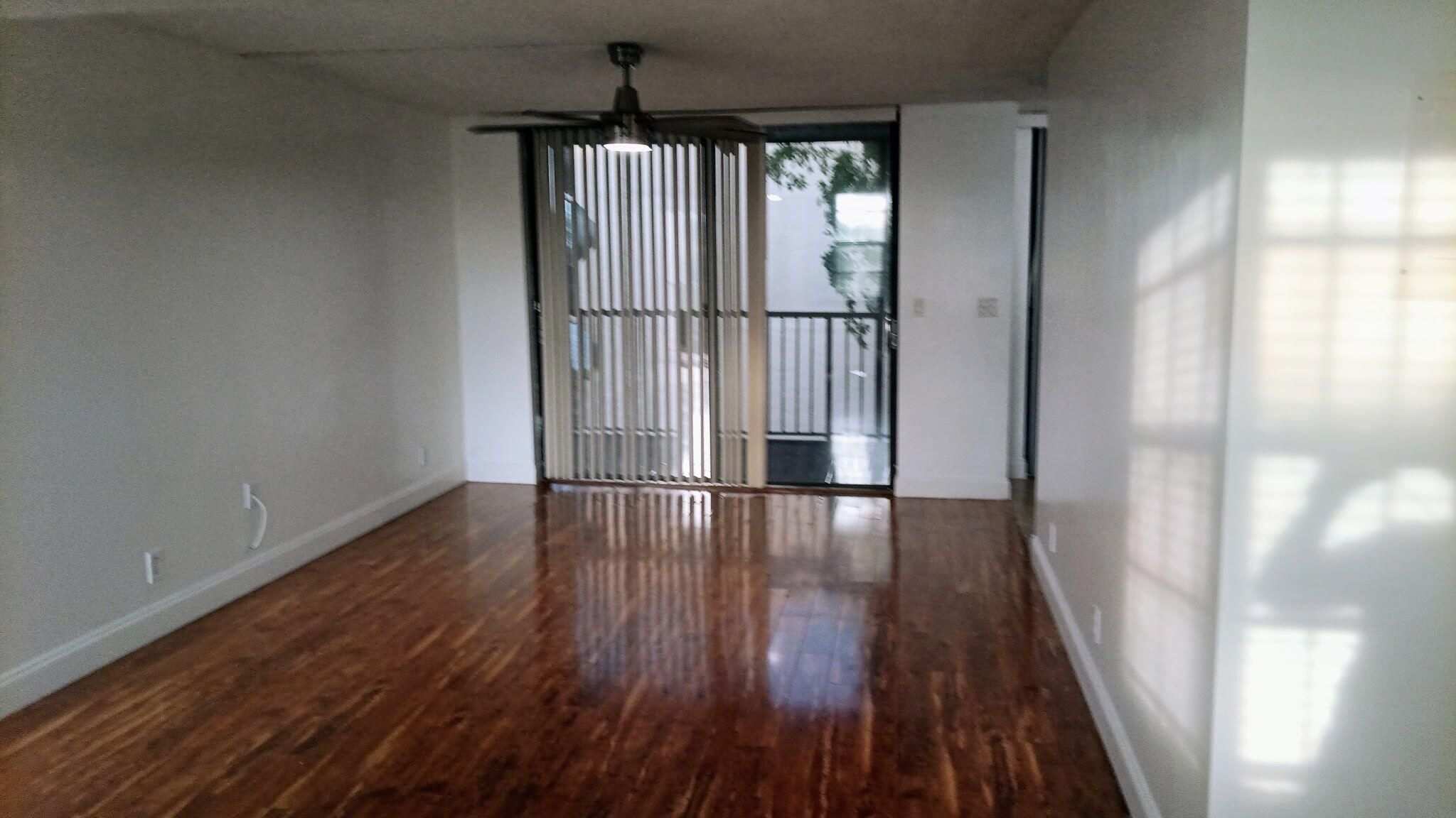 Foto de propiedad en 3550 BLUE LAKE Drive 405, Pompano Beach, FL 33064 Pompano Beach con MLS# 