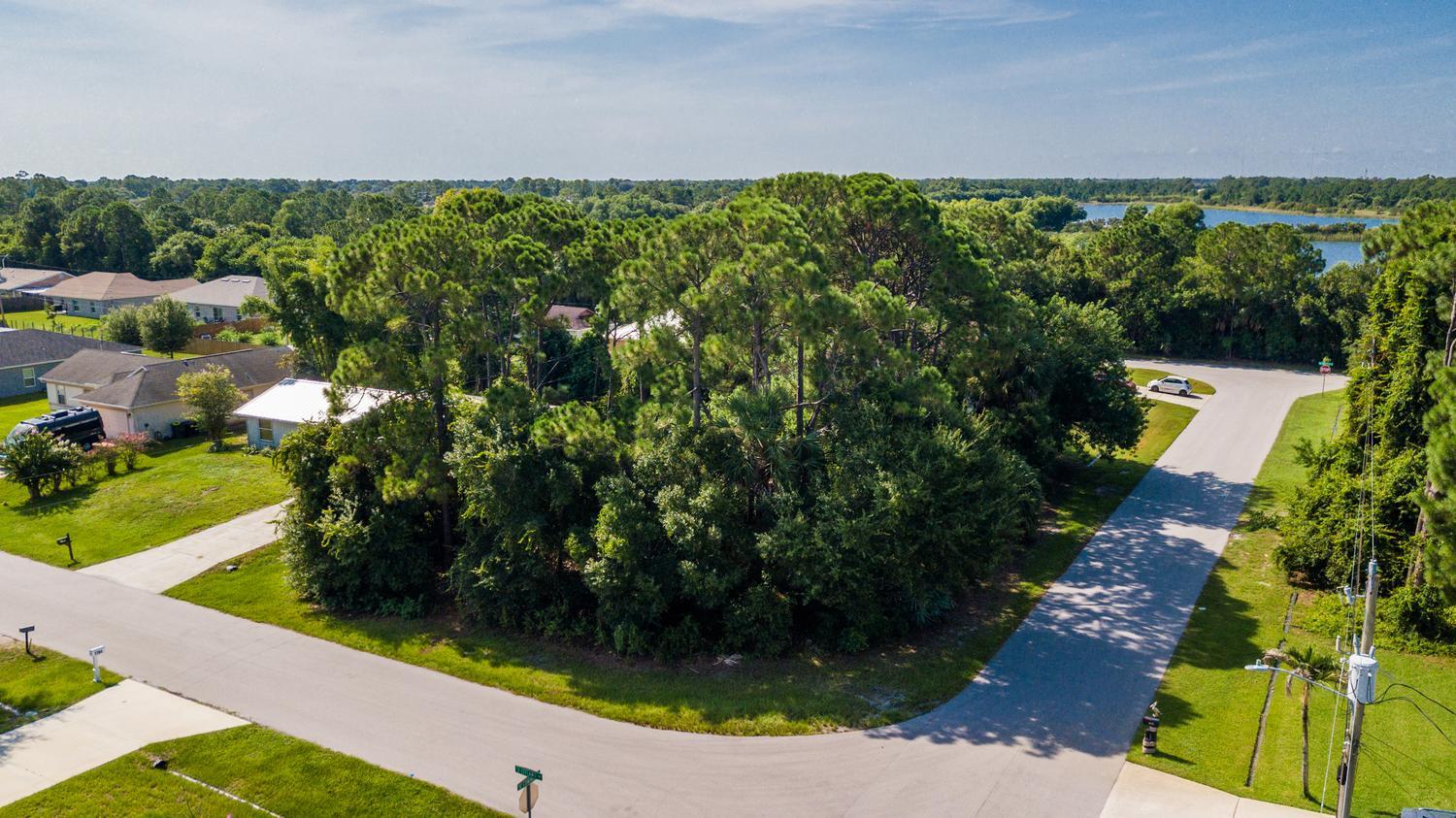 Foto de propiedad en 3681 SW CONIBEAR Street, Port St. Lucie, FL 34953 Port St. Lucie con MLS# 