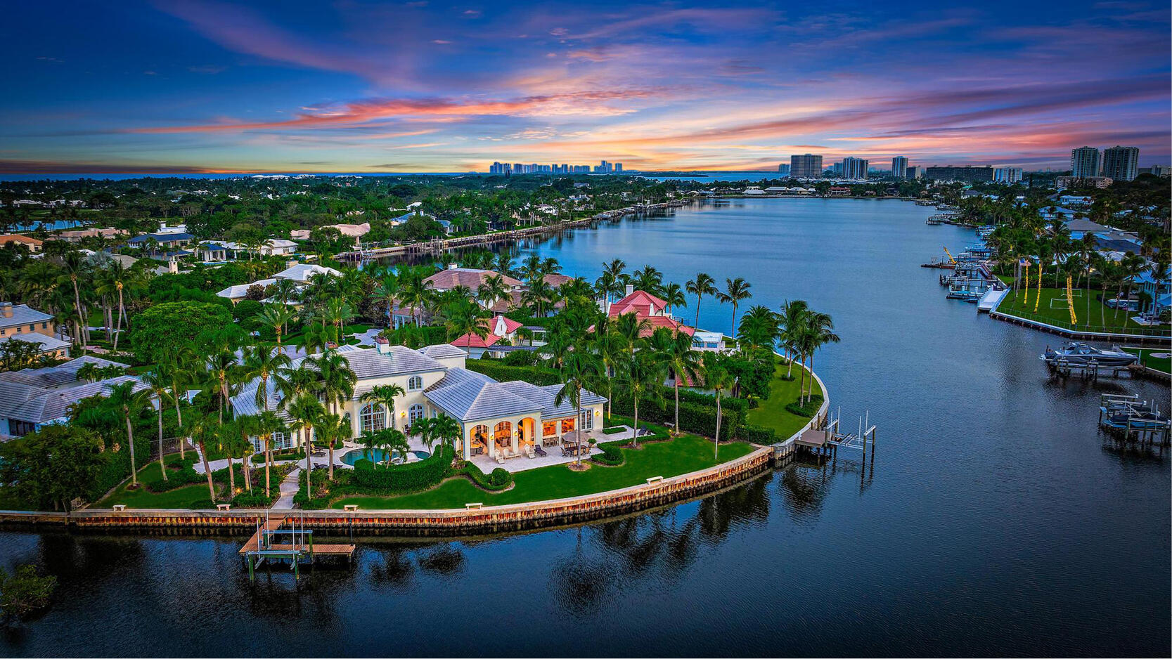 Foto de propiedad en 1327 LAKE WORTH Lane, North Palm Beach, FL 33408 North Palm Beach con MLS# 