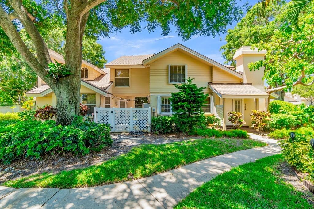 Foto de propiedad en 8120 NORTHBORO Court 20A, Lake Clarke Shores, FL 33406 Lake Clarke Shores con MLS# 