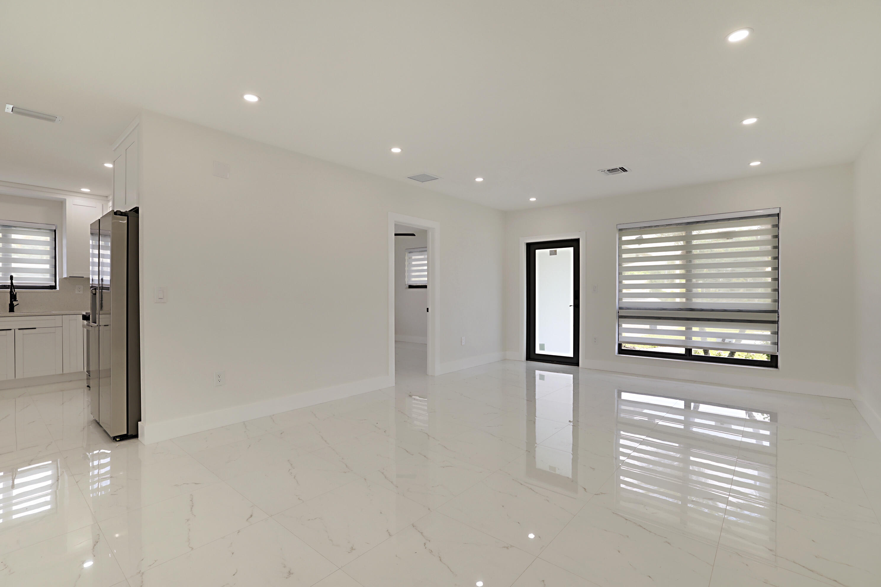 En Venta 421 FONTANA Drive, Palm Springs, FL 33461, Palm Springs, FL 33461