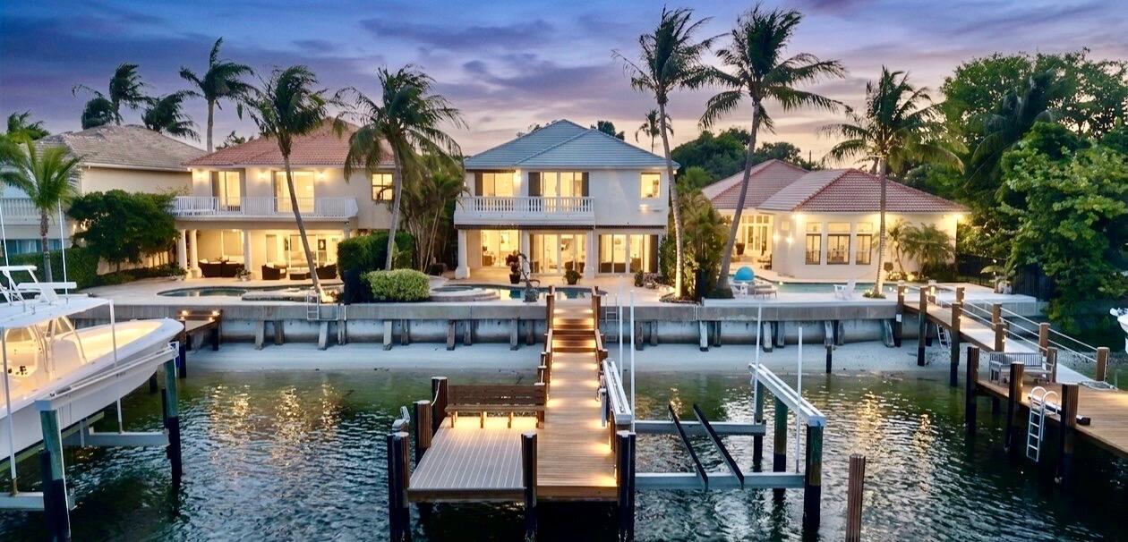 Foto de propiedad en 712 SANDY POINT Lane, North Palm Beach, FL 33410 North Palm Beach con MLS# 
